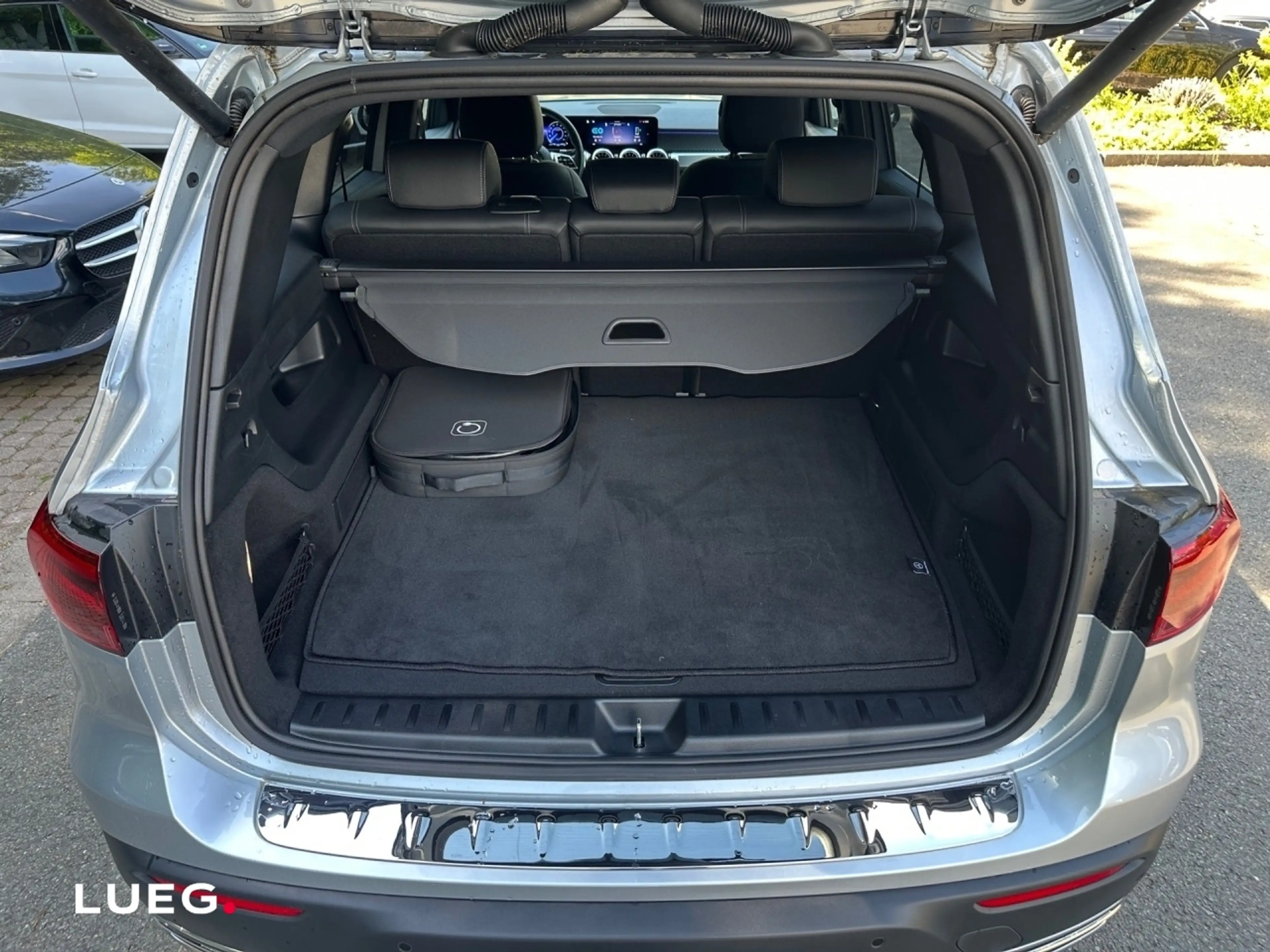 Mercedes-Benz EQB 250 + PROGRESSIVE+AHK+RÜCKFKAM+VERKZERKENNUNG — photo 16