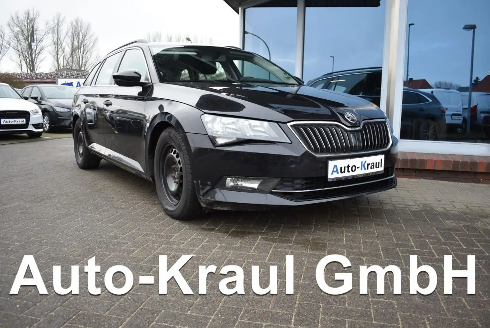 Skoda Superb Combi 2.0 TDI Ambition mit Seitenschaden Navi Sitz Schwarz - 1