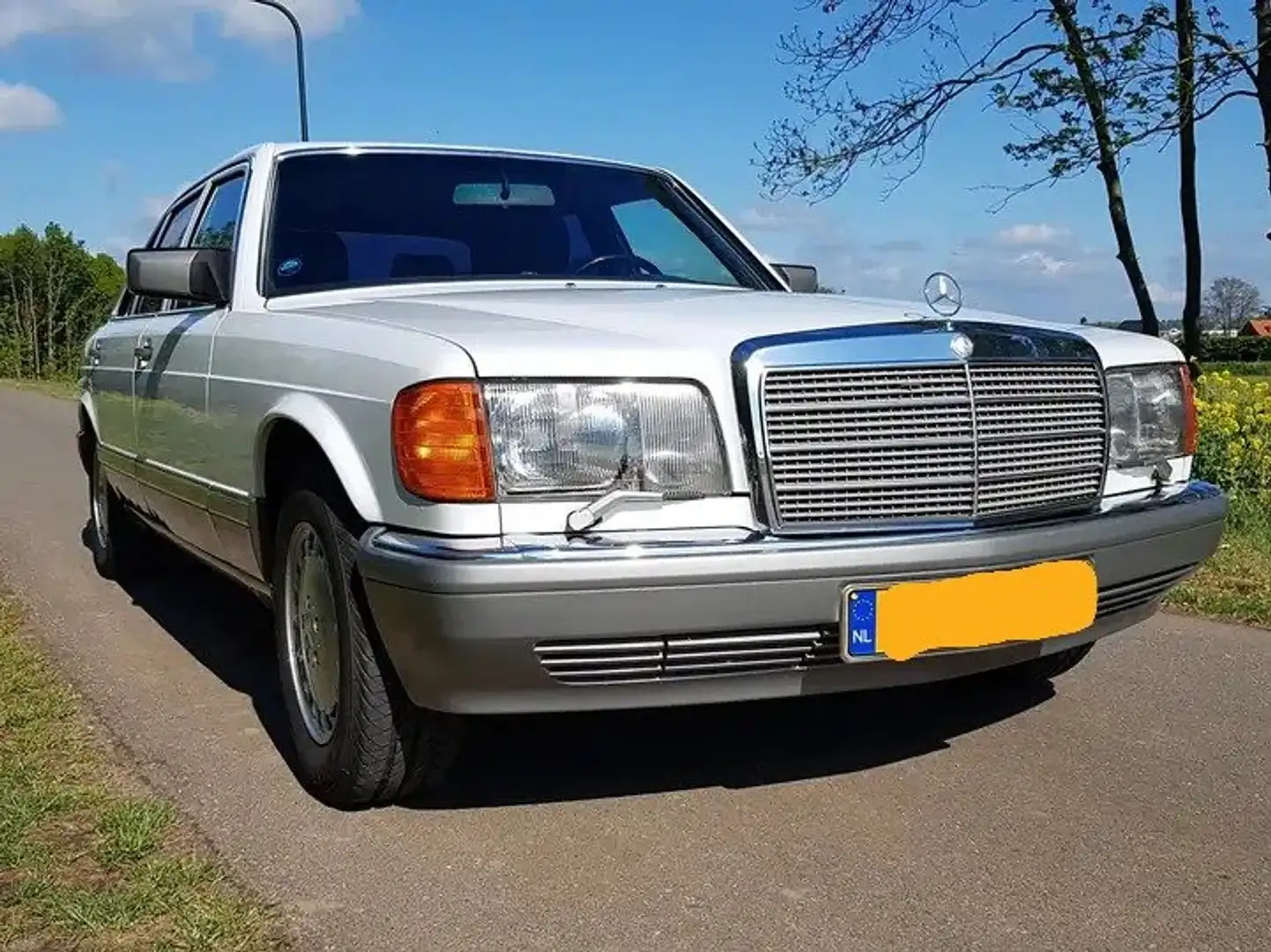 Mercedes-Benz S 260 W126 260 SE Weiß - 1
