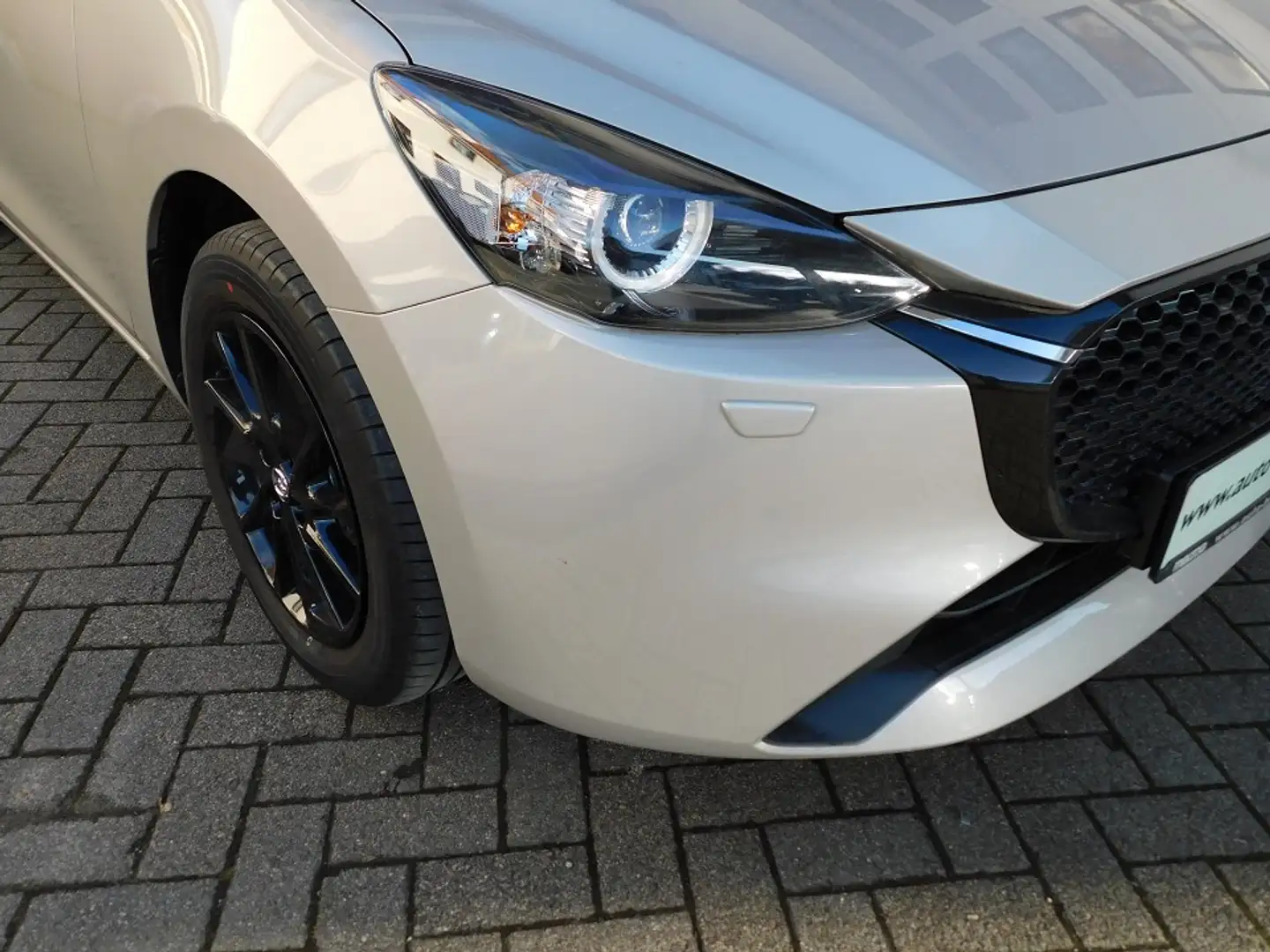 Mazda 2 e-SKY-G90  Homura  Voll-LED/BSM/PDC/Kamera Zilver - 2