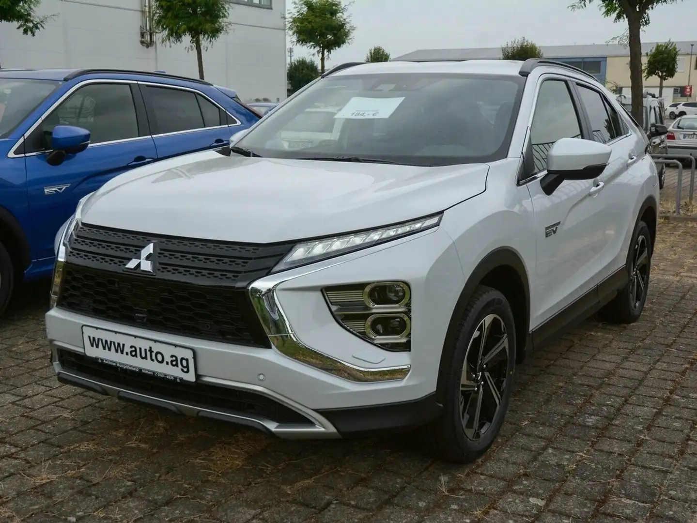 Mitsubishi Eclipse Cross PLUS PHEV 4WD SHZ*STHZ*LED Weiß - 2