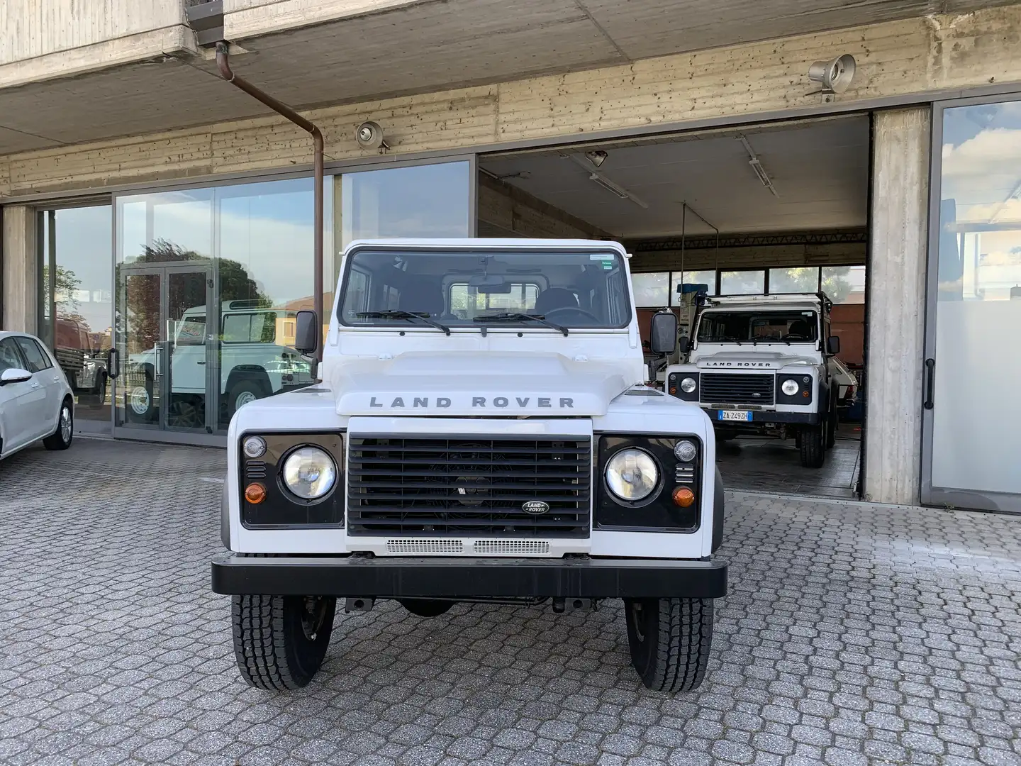Land Rover Defender 90 2.2 td LE SW - 2