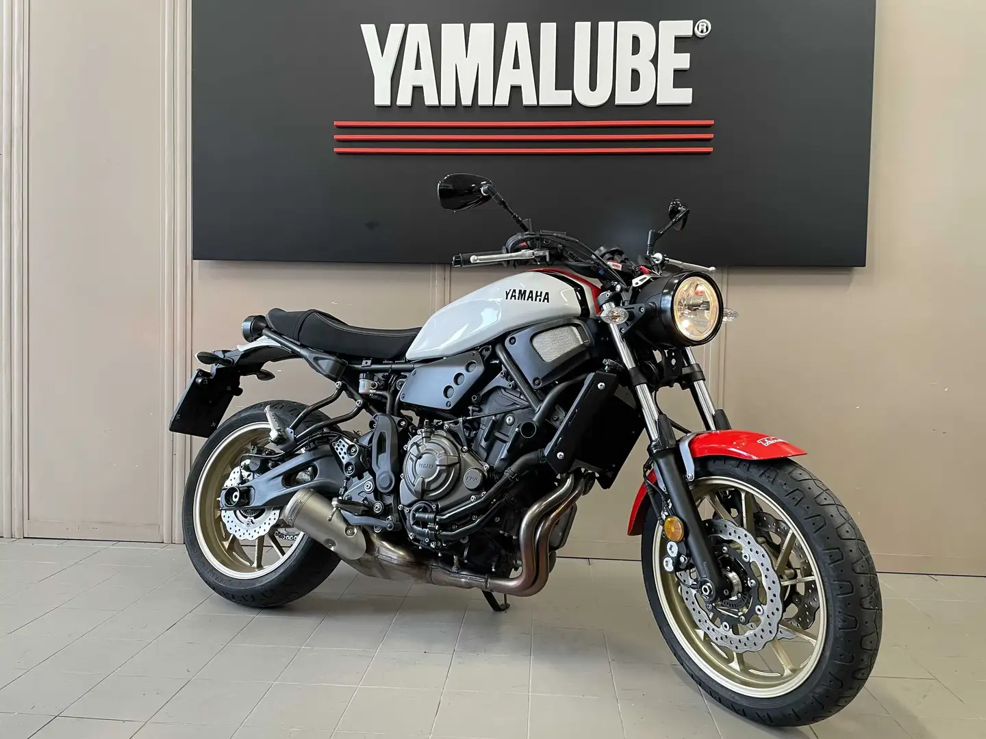 Yamaha XSR 700 Bílá - 1