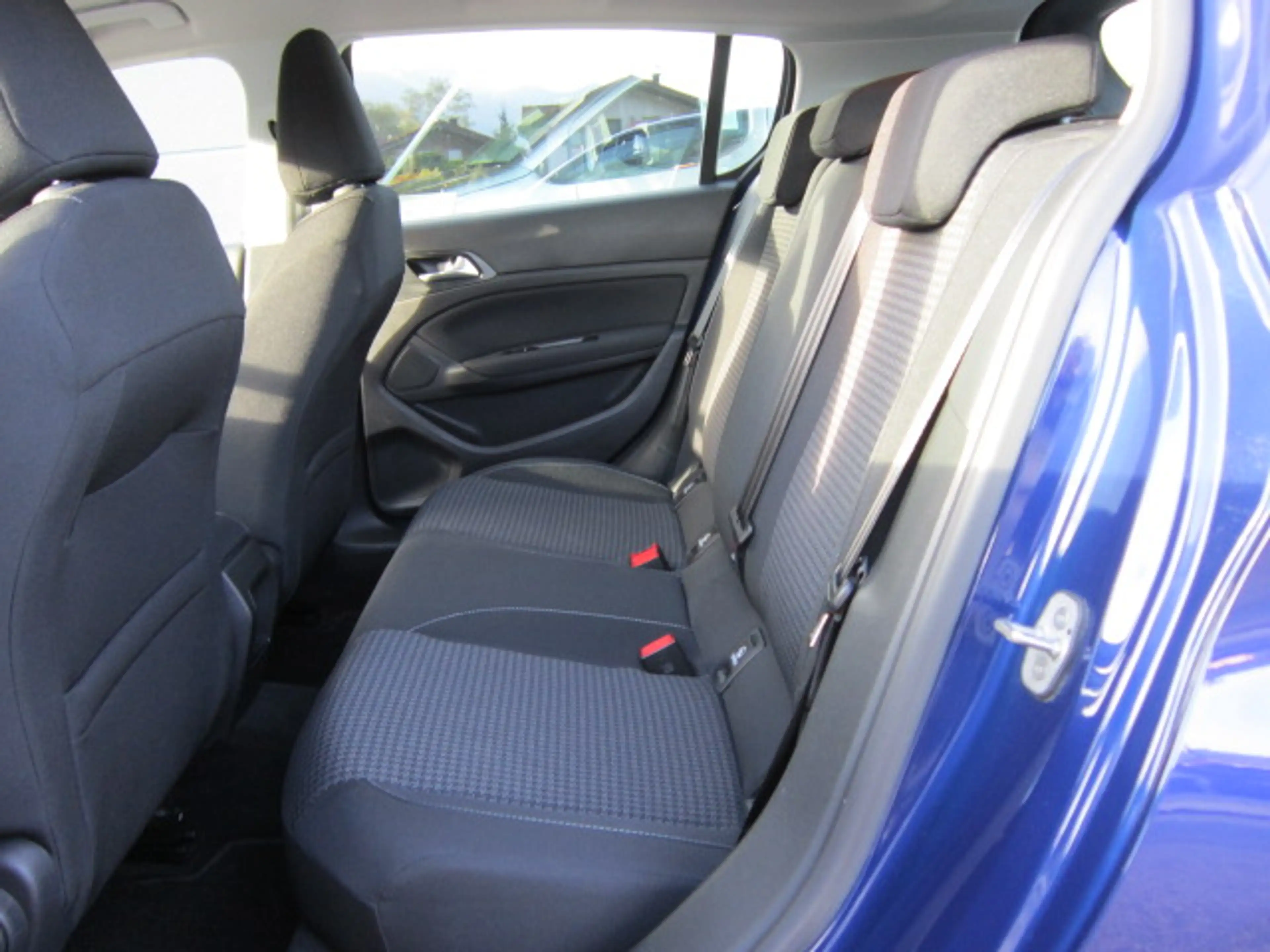 Peugeot 308 Active PureTech 130 GPF Stop&Start — photo 10