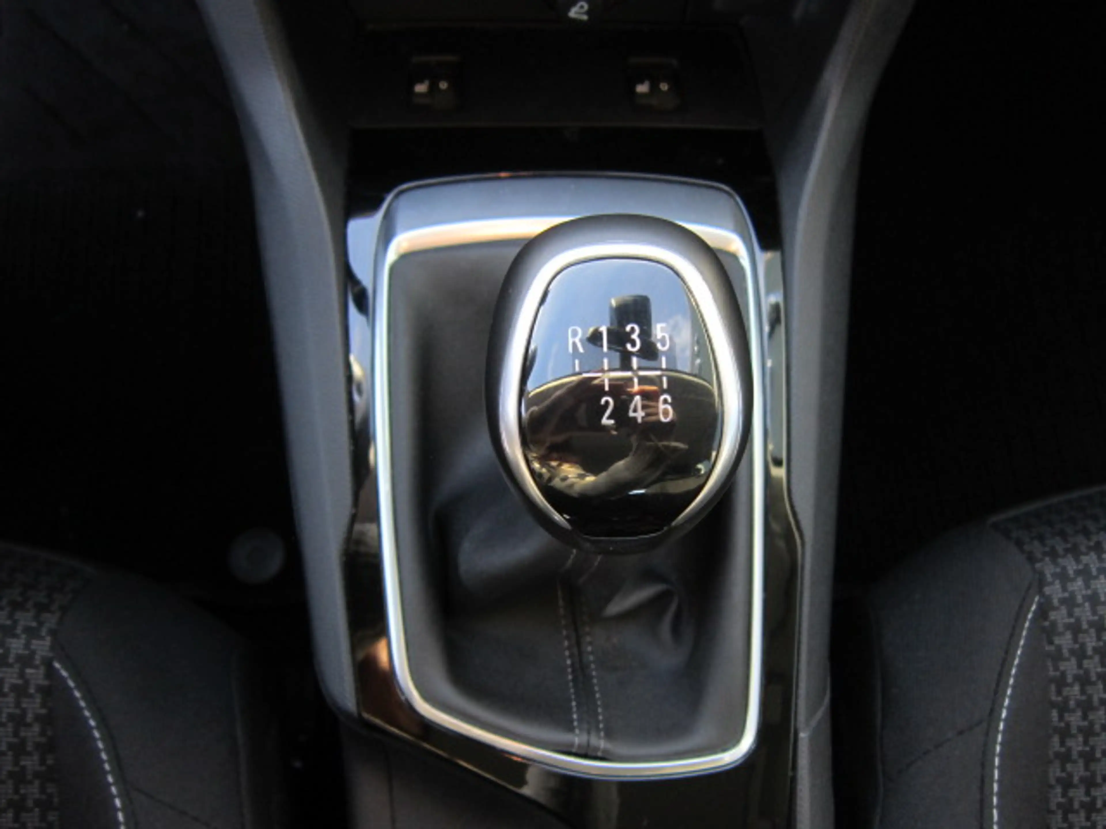 Peugeot 308 Active PureTech 130 GPF Stop&Start — photo 14