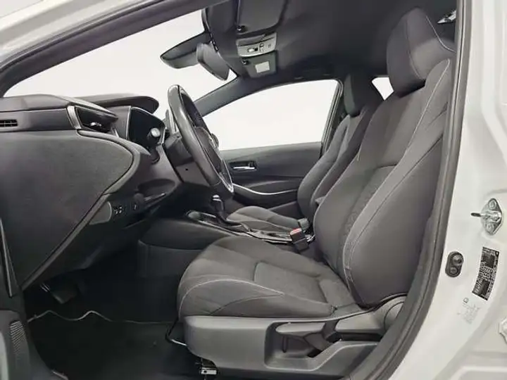 Toyota Auris 2022, foto 13