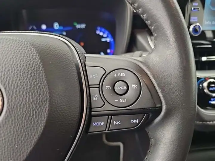 Toyota Auris 2022, foto 18