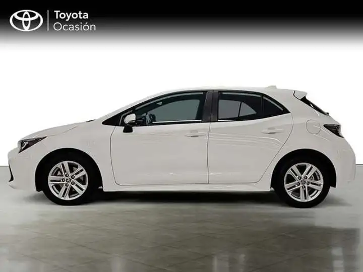 Toyota Auris 2022, foto 3