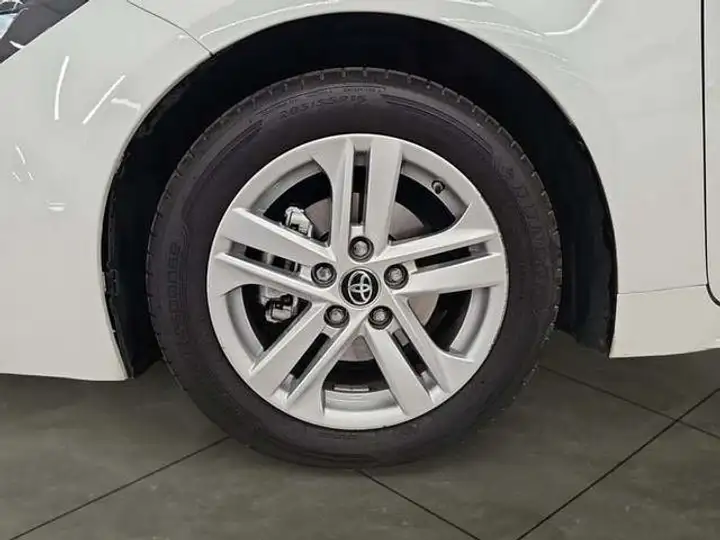 Toyota Auris 2022, foto 16