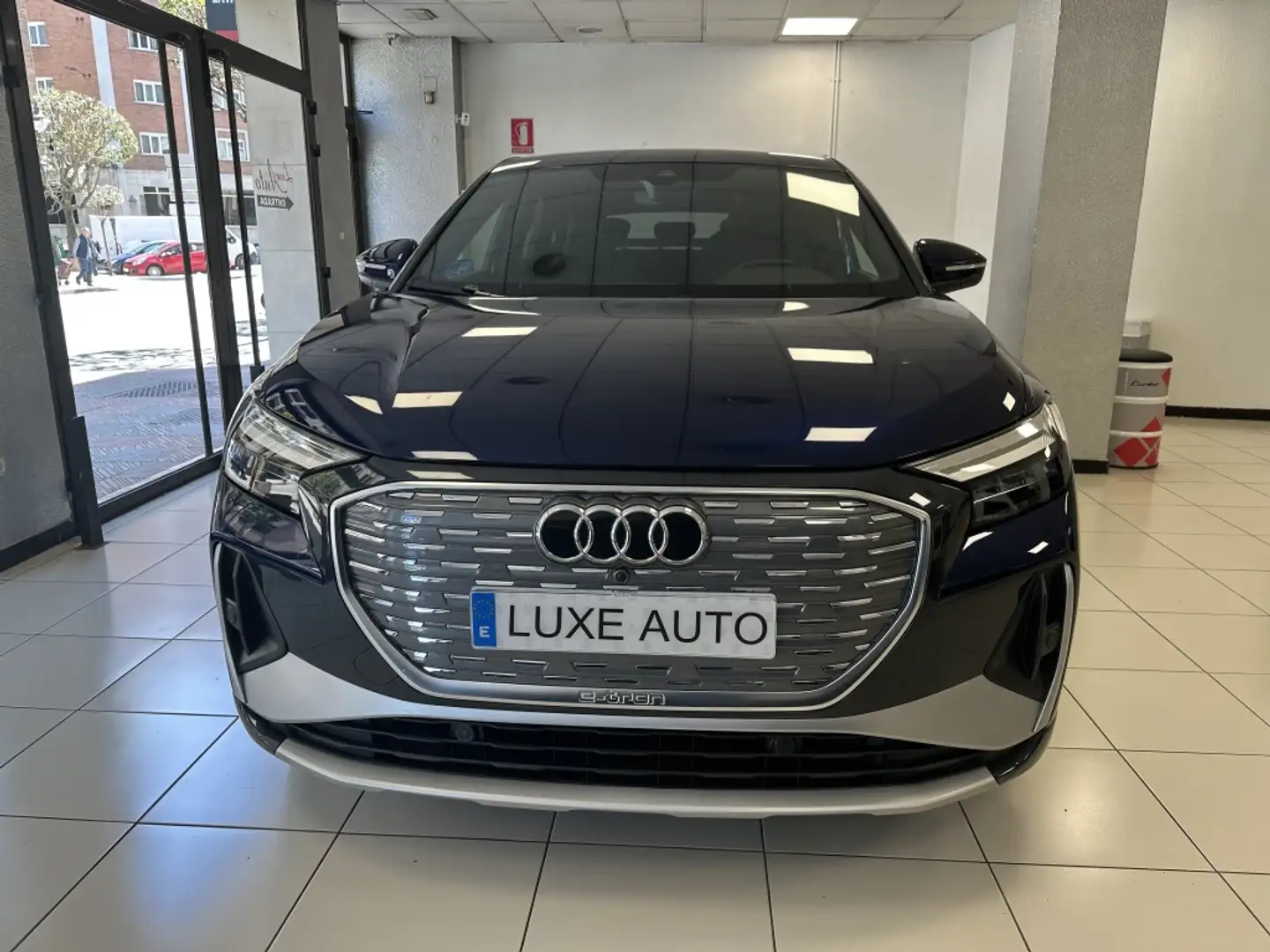 Audi Q4 e-tron 35 Black Line 55KWh Azul - 2
