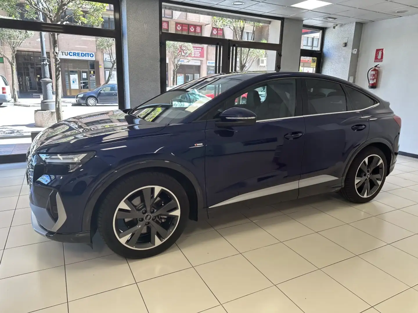 Audi Q4 e-tron 35 Black Line 55KWh Azul - 1