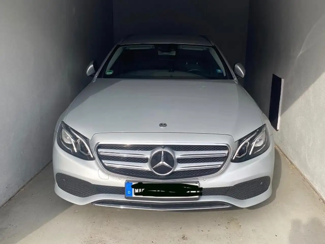 Mercedes-Benz E 200