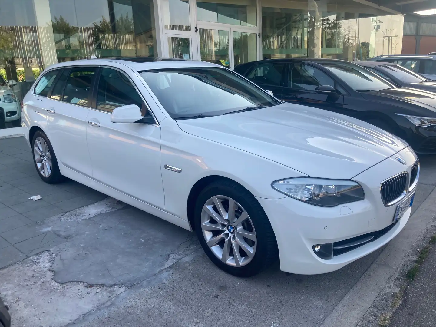 BMW 525 525d Touring xdrive Futura auto + tetto panorama Bianco - 1
