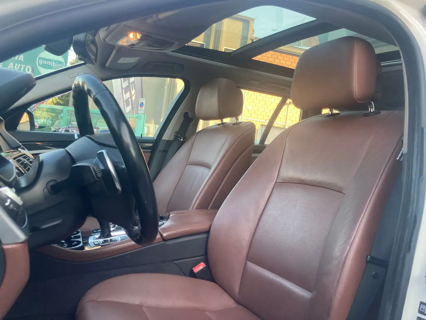BMW 525 525d Touring xdrive Futura auto + tetto panorama Bianco - 2