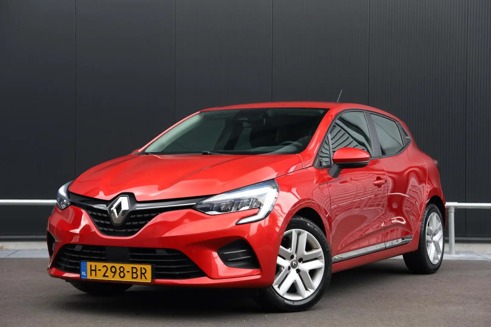 Renault Clio 1.0 TCe 100 Zen Airco Navi Cruise LED Dealeronderh Rood - 1