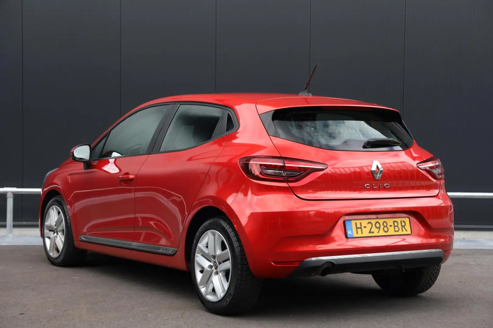 Renault Clio 1.0 TCe 100 Zen Airco Navi Cruise LED Dealeronderh Rood - 2