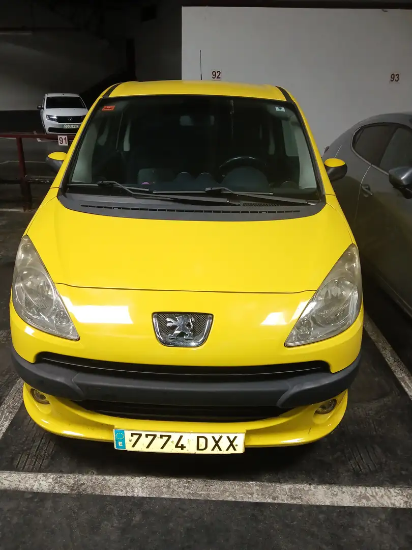 Peugeot 1007 1007 1.4 Dolce Dolce Gelb - 1