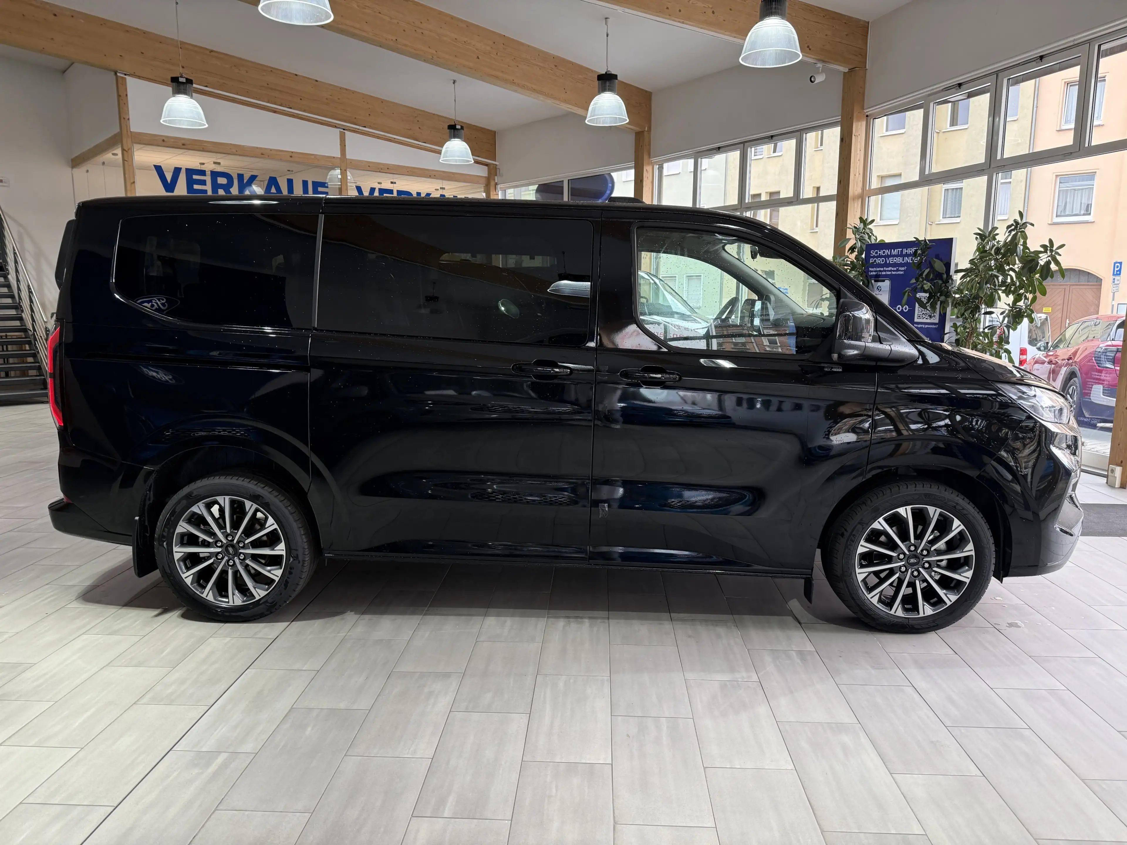 Ford Tourneo Custom Titanium X L1 AWD elektr. AHK / 70L Tank — photo 4