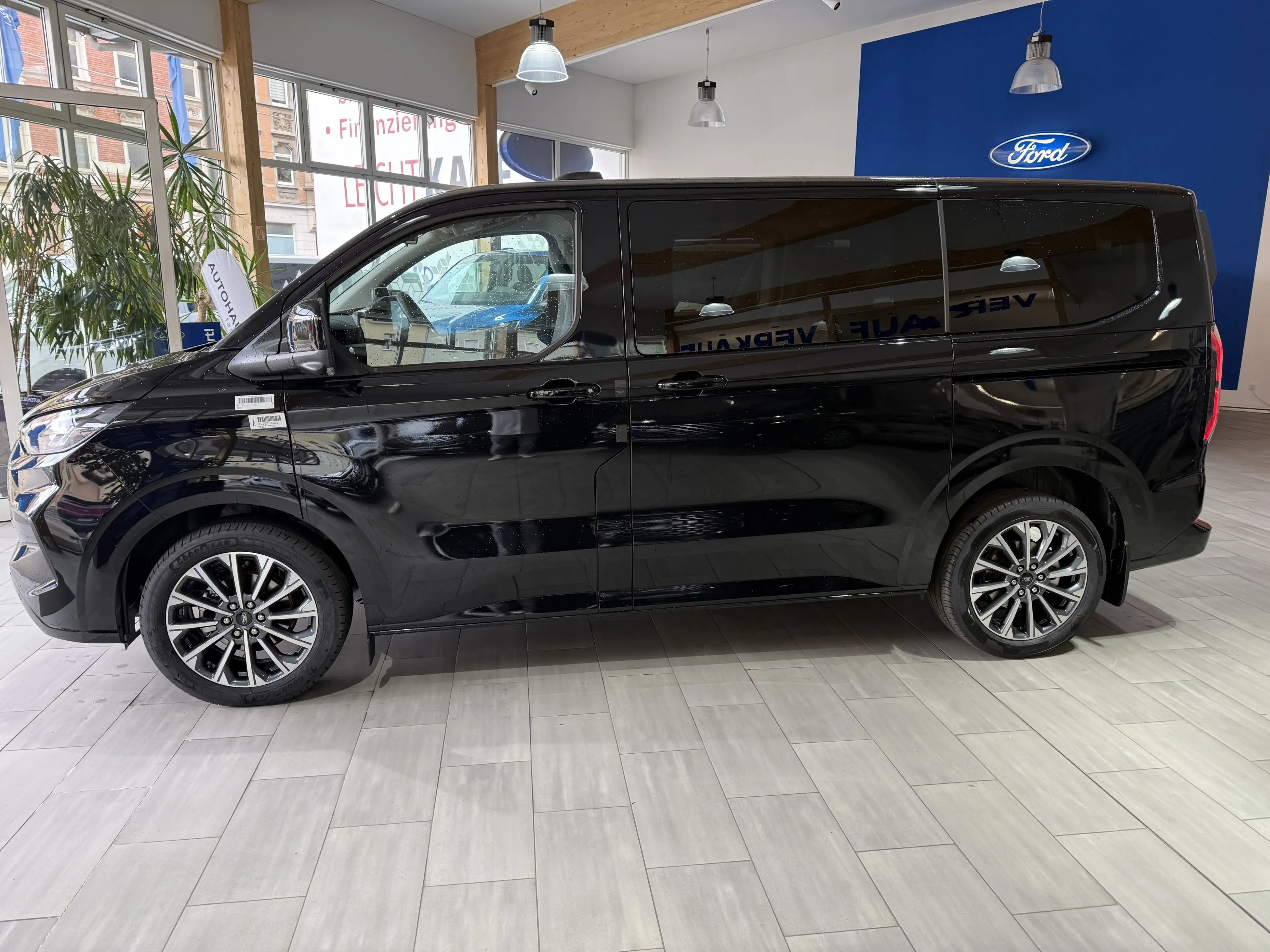 Ford Tourneo Custom Titanium X L1 AWD elektr. AHK / 70L Tank — photo 8