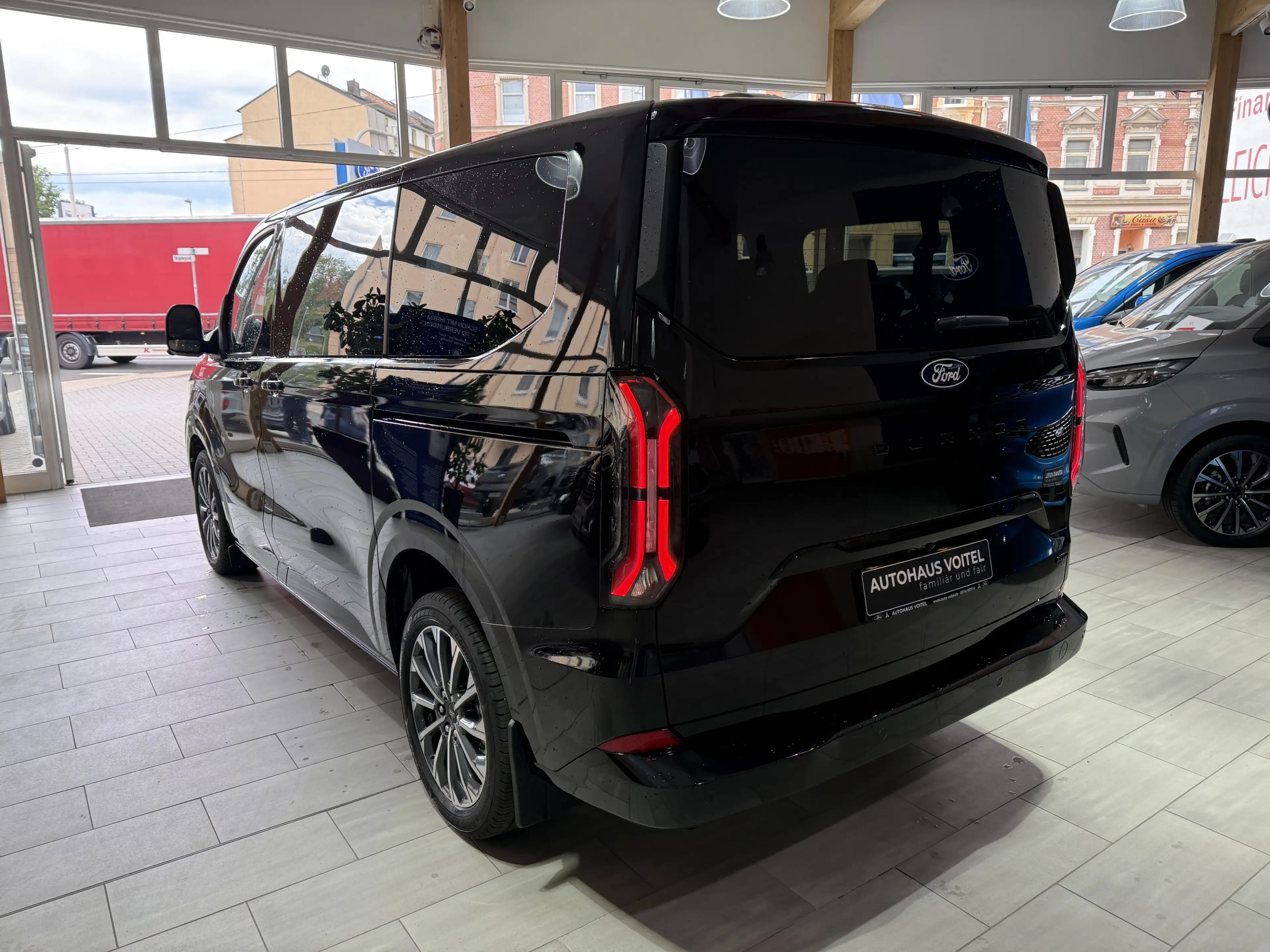 Ford Tourneo Custom Titanium X L1 AWD elektr. AHK / 70L Tank — photo 7