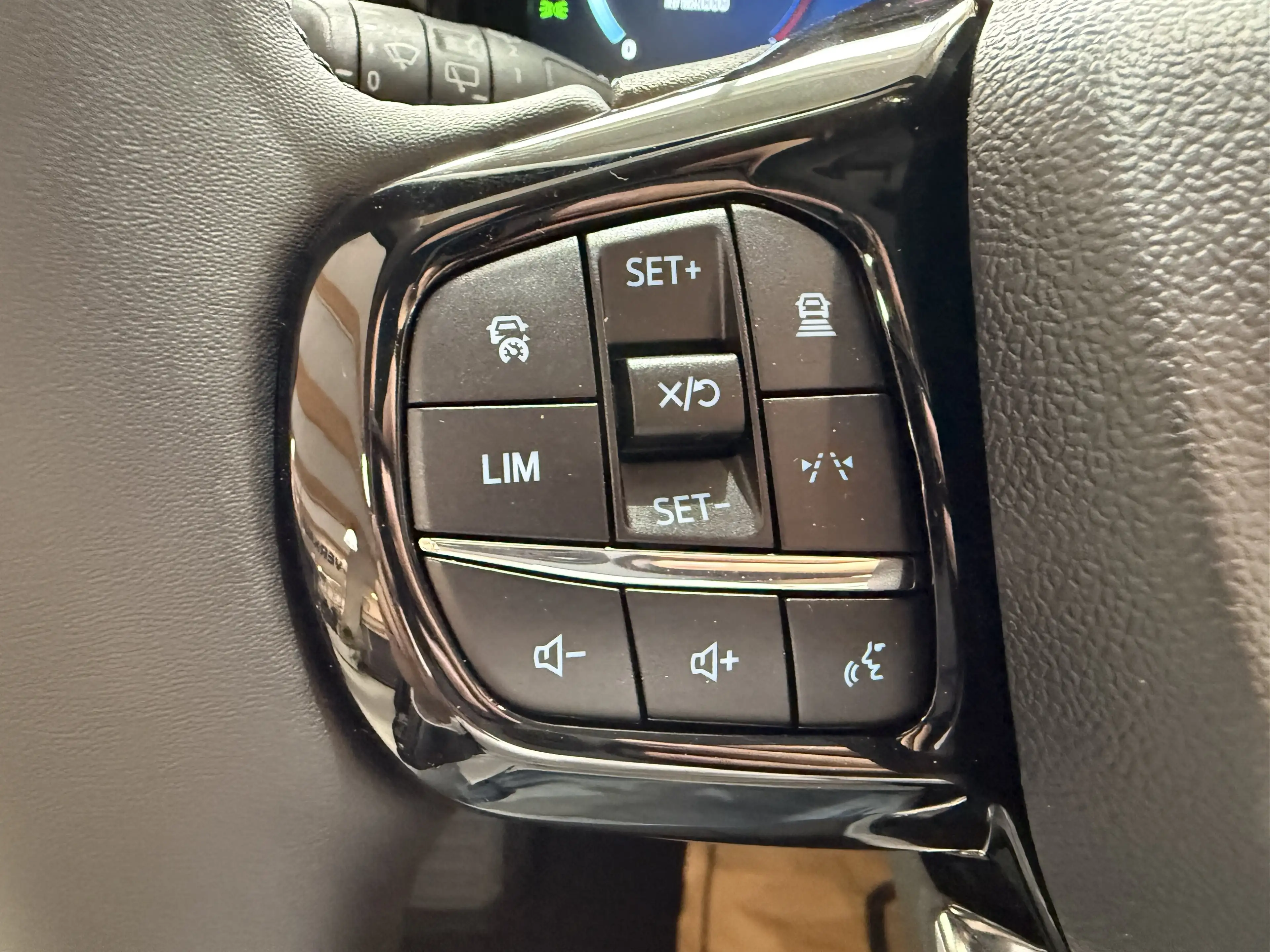 Ford Tourneo Custom Titanium X L1 AWD elektr. AHK / 70L Tank — photo 13