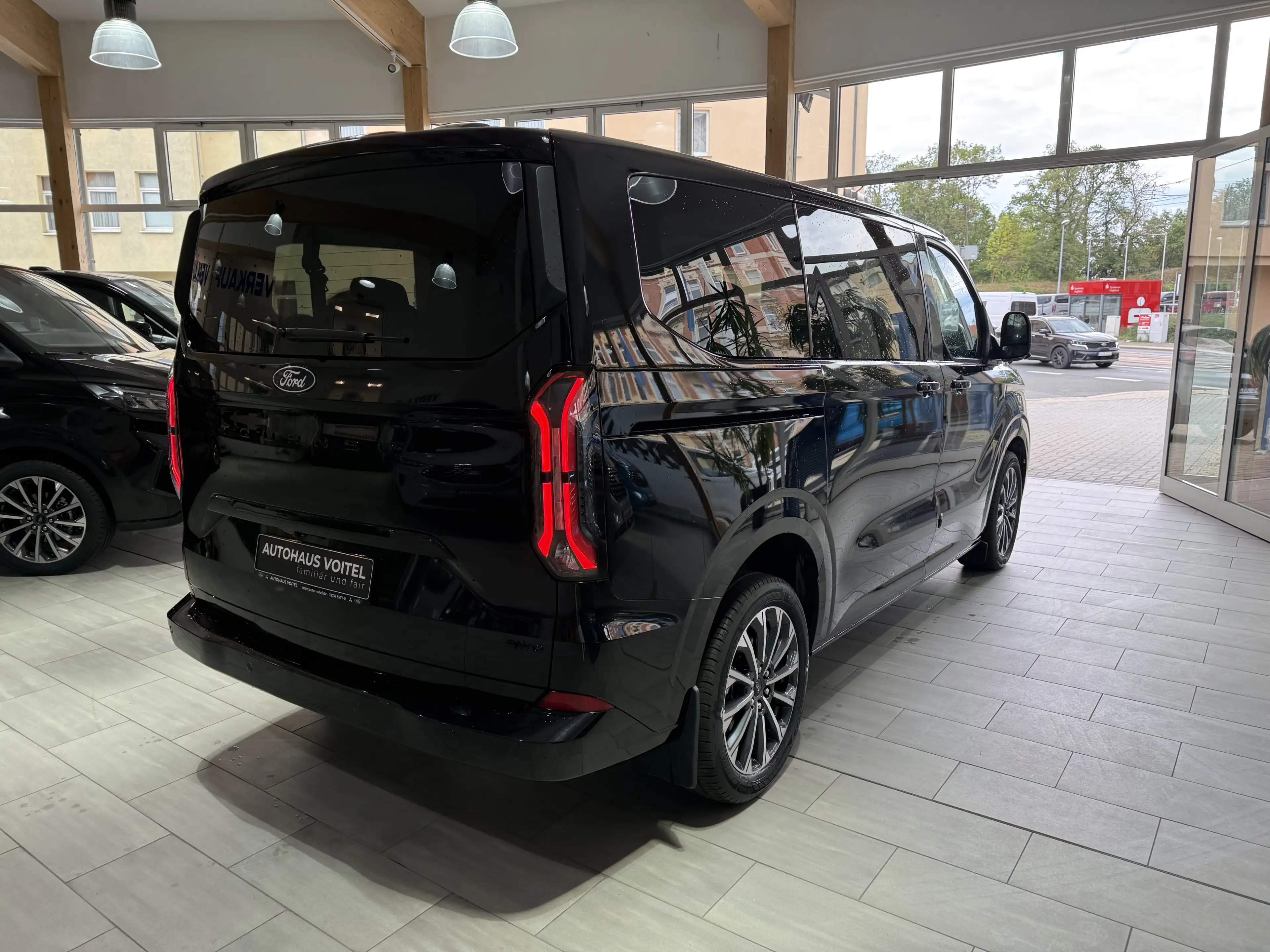 Ford Tourneo Custom Titanium X L1 AWD elektr. AHK / 70L Tank — photo 5