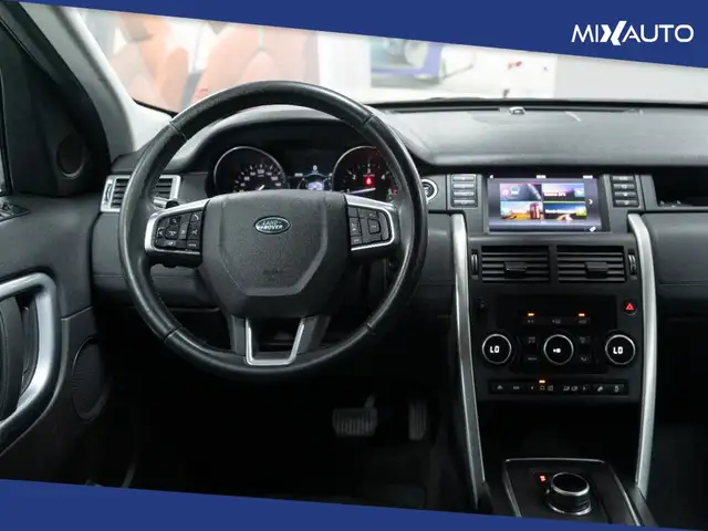 Land Rover Discovery Sport view 11