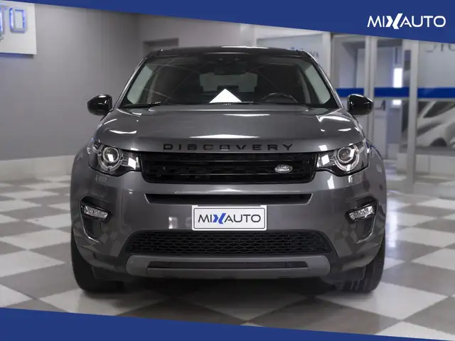 Land Rover Discovery Sport view 2