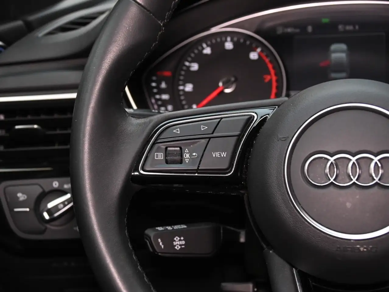 Audi A4 снимка Audi A4