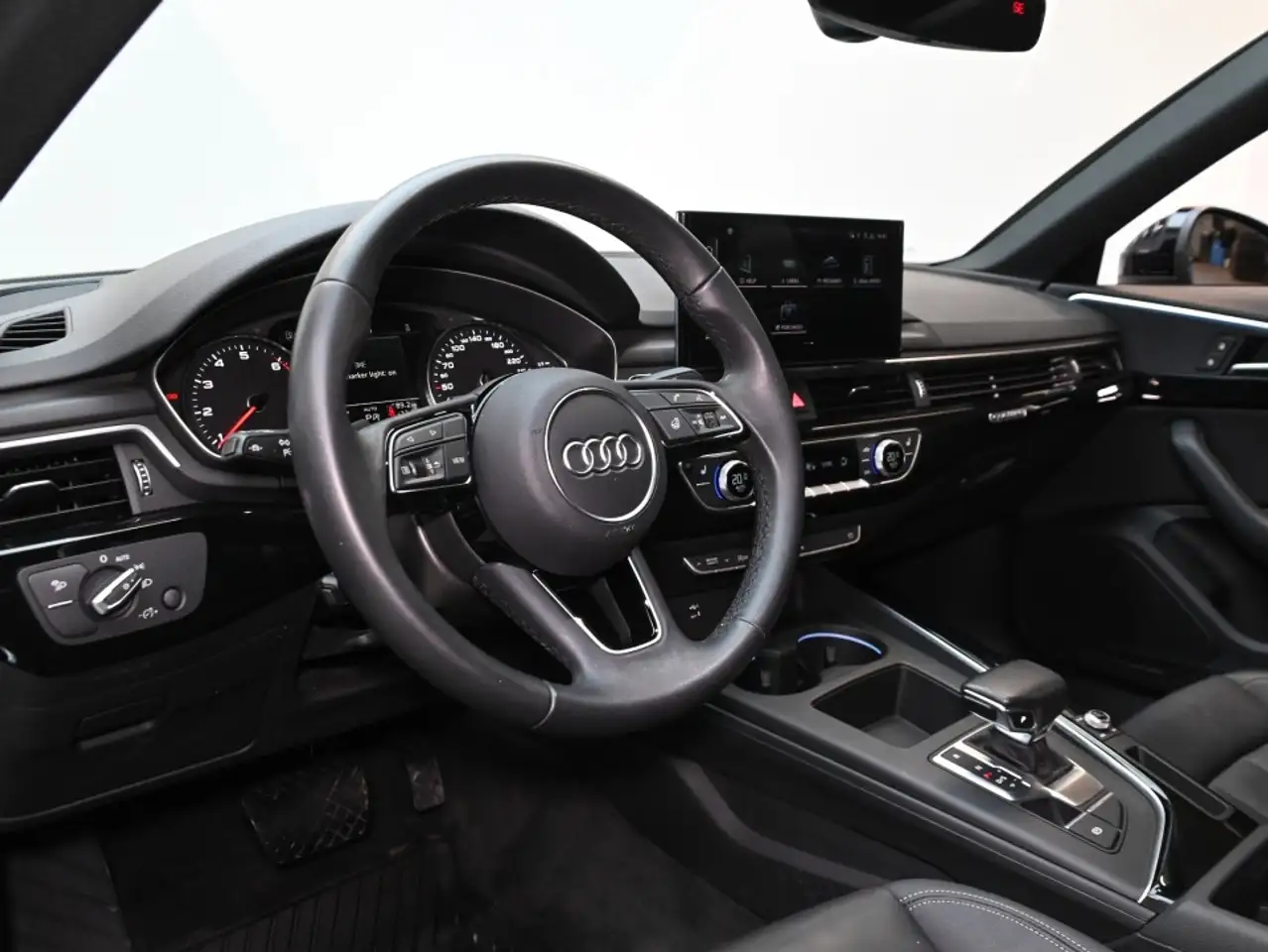 Audi A4 снимка Audi A4