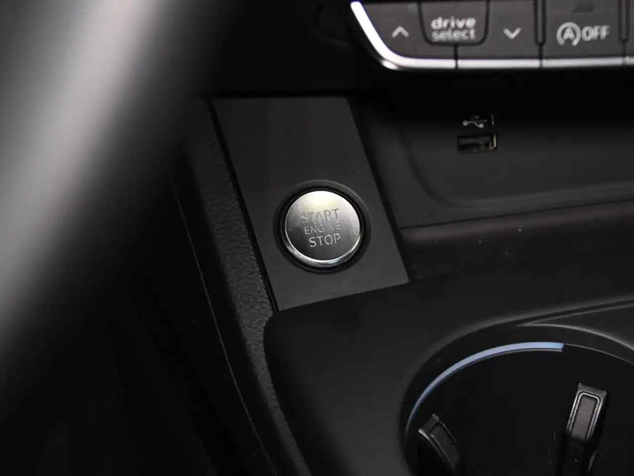 Audi A4 снимка Audi A4