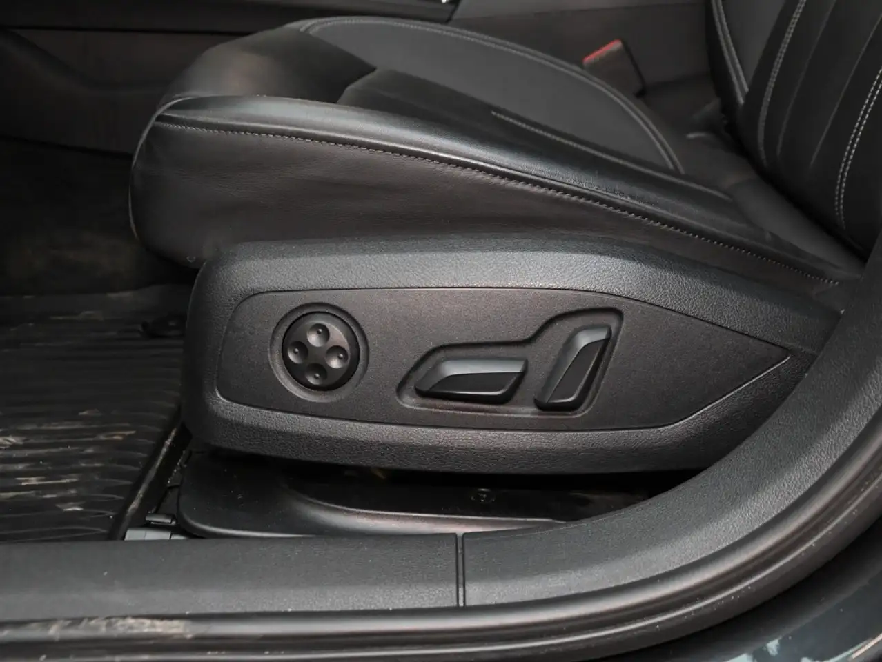 Audi A4 снимка Audi A4