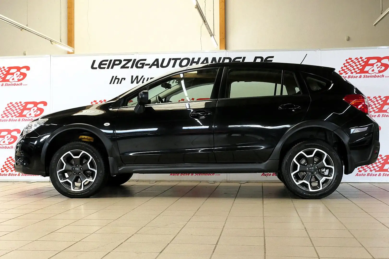 Subaru XV Active 4x4 Automatik *AHK*SHZ*KLIMA* Schwarz - 2
