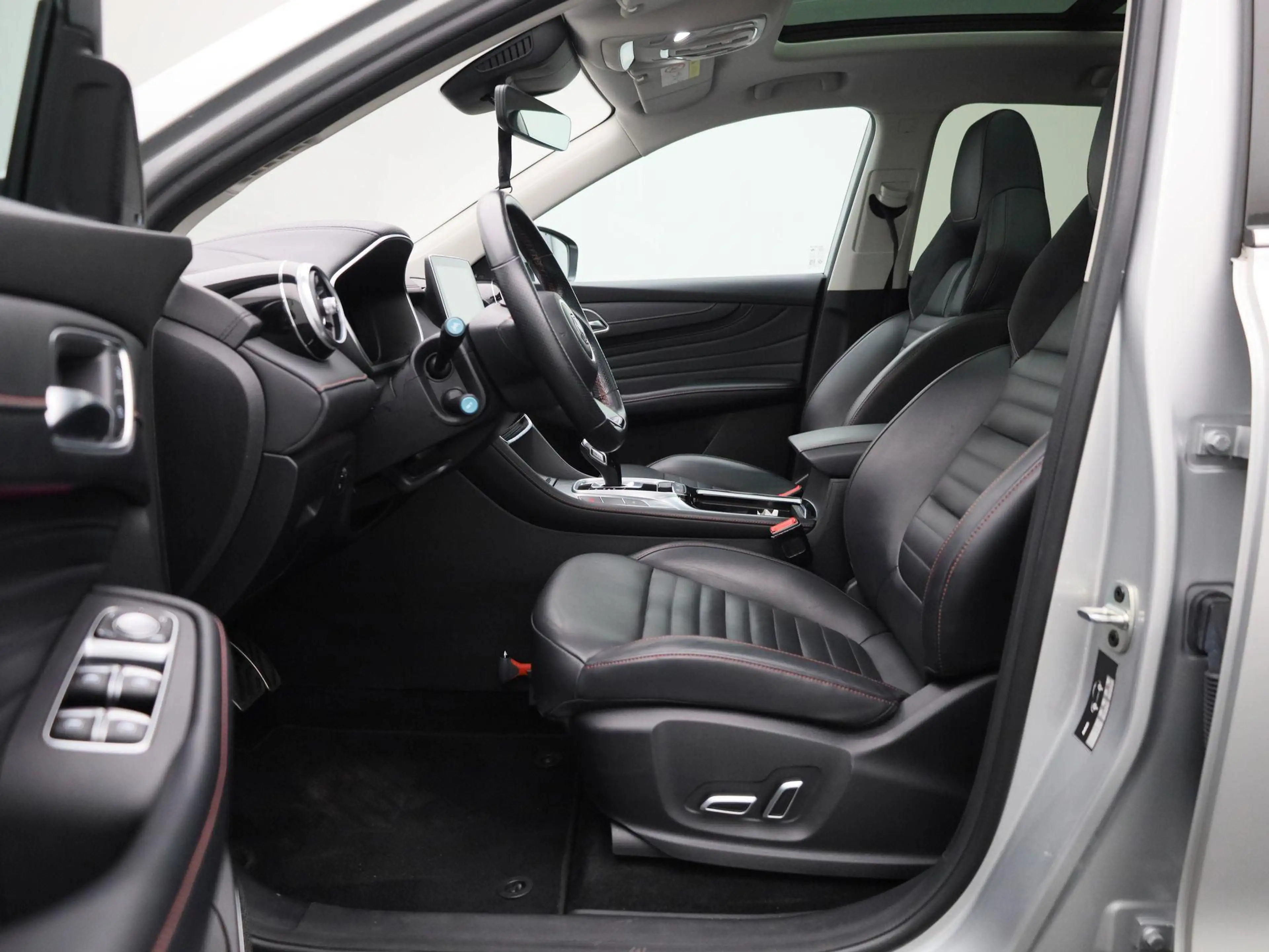 MG EHS 1.5 TGDI Luxury Mg Mg ehs plug-in hybrid — photo 11