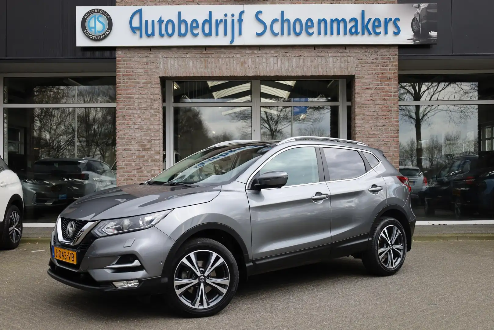 Nissan Qashqai 1.2 N-Connecta 360-CAMERA PANO DAB 18"LMV NAVI STO Grau - 1