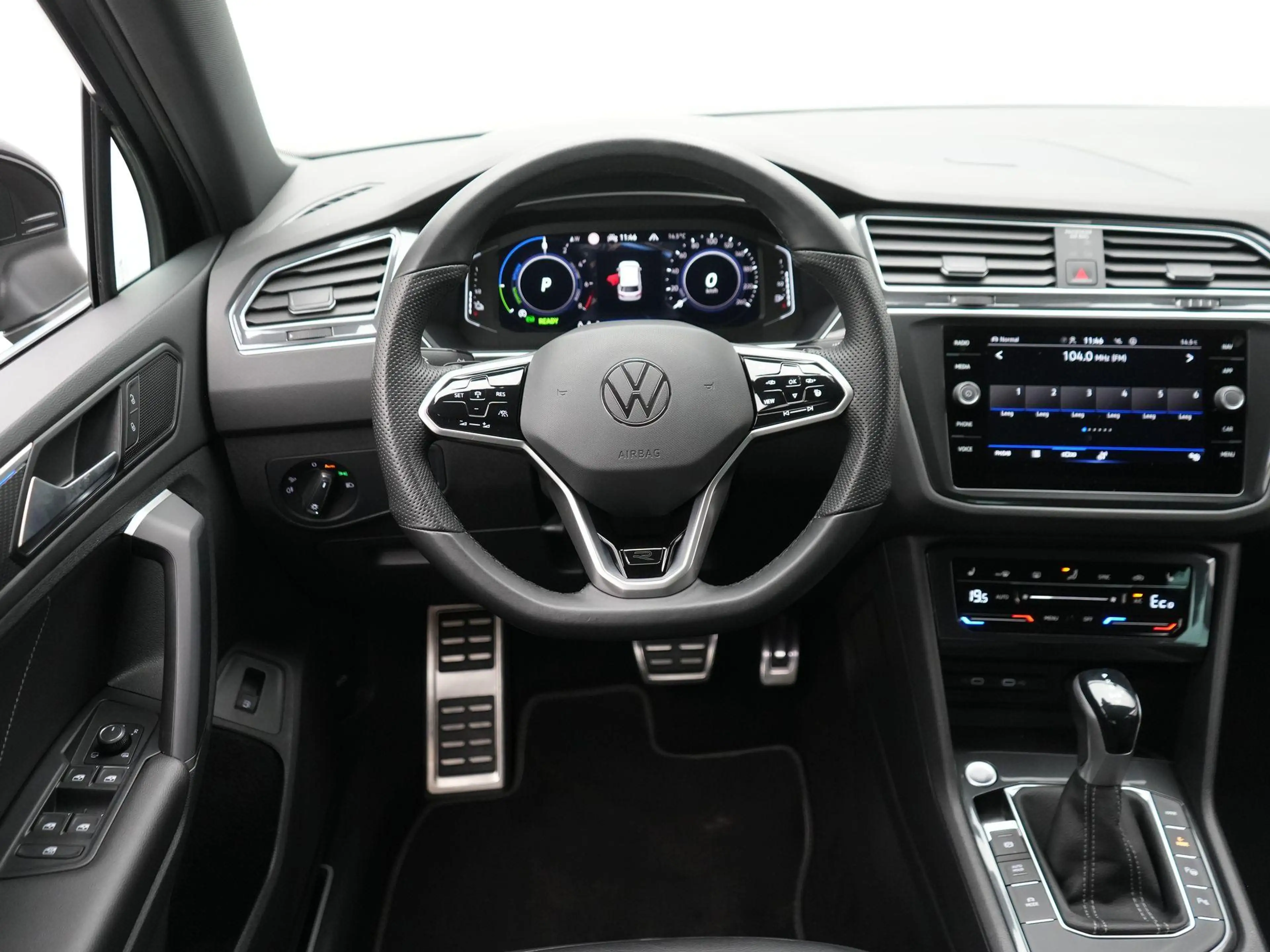 Volkswagen Tiguan 1.4 TSI eHybrid R-Line Business DSG / Panoramadak — photo 13