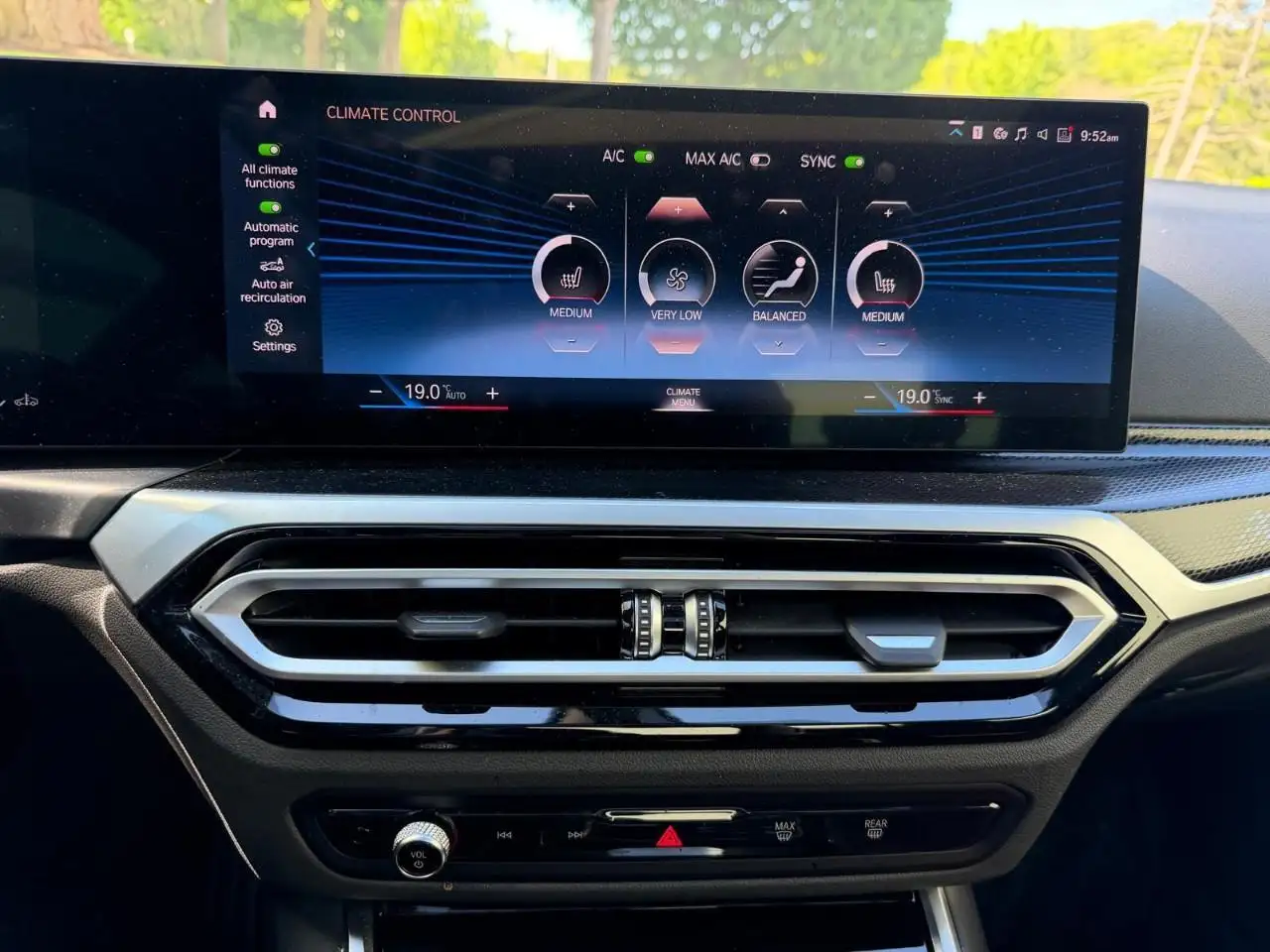 BMW 2 Series photo BMW 2 Series