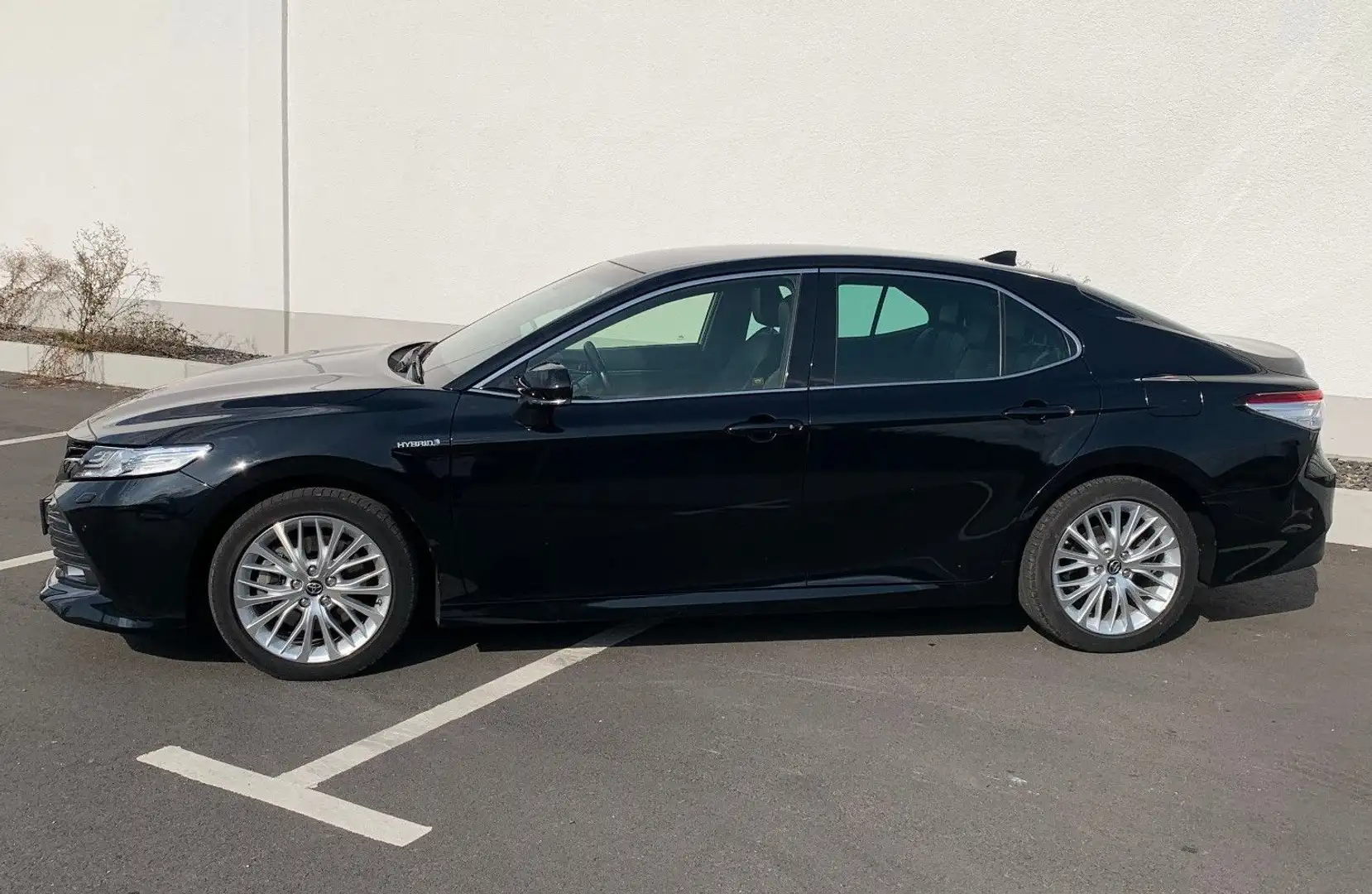 Toyota Camry Hybrid Černá - 2