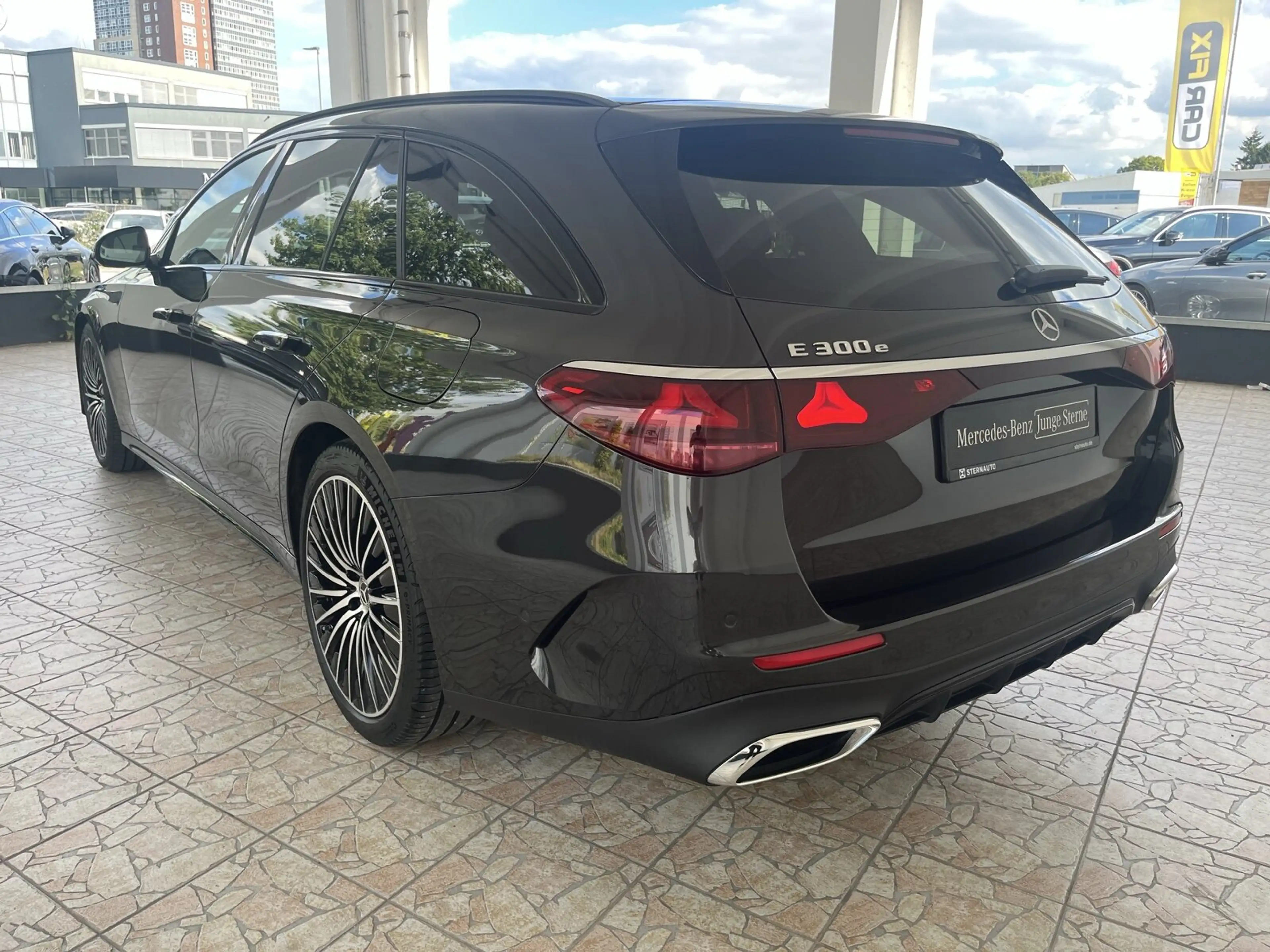 Mercedes-Benz E 300 E 300 e T AMG Line/Pano.-Dach/Distronic/Kamera BC — photo 7