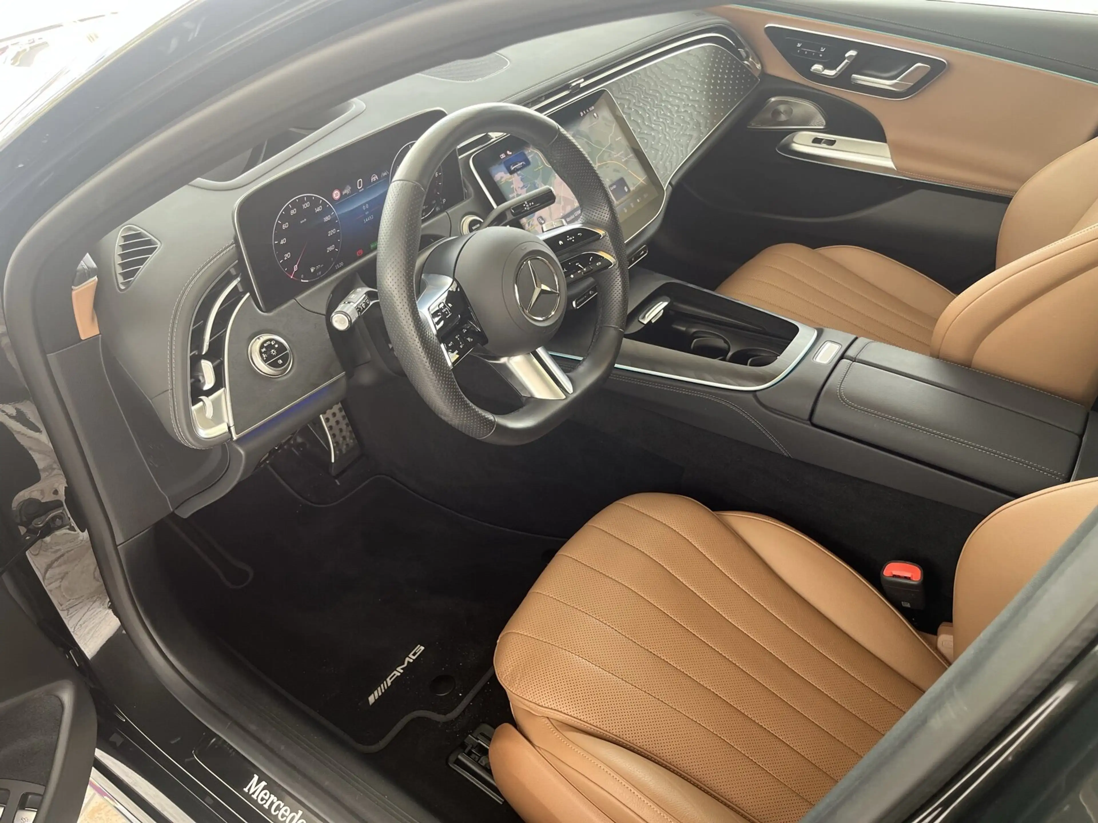 Mercedes-Benz E 300 E 300 e T AMG Line/Pano.-Dach/Distronic/Kamera BC — photo 9
