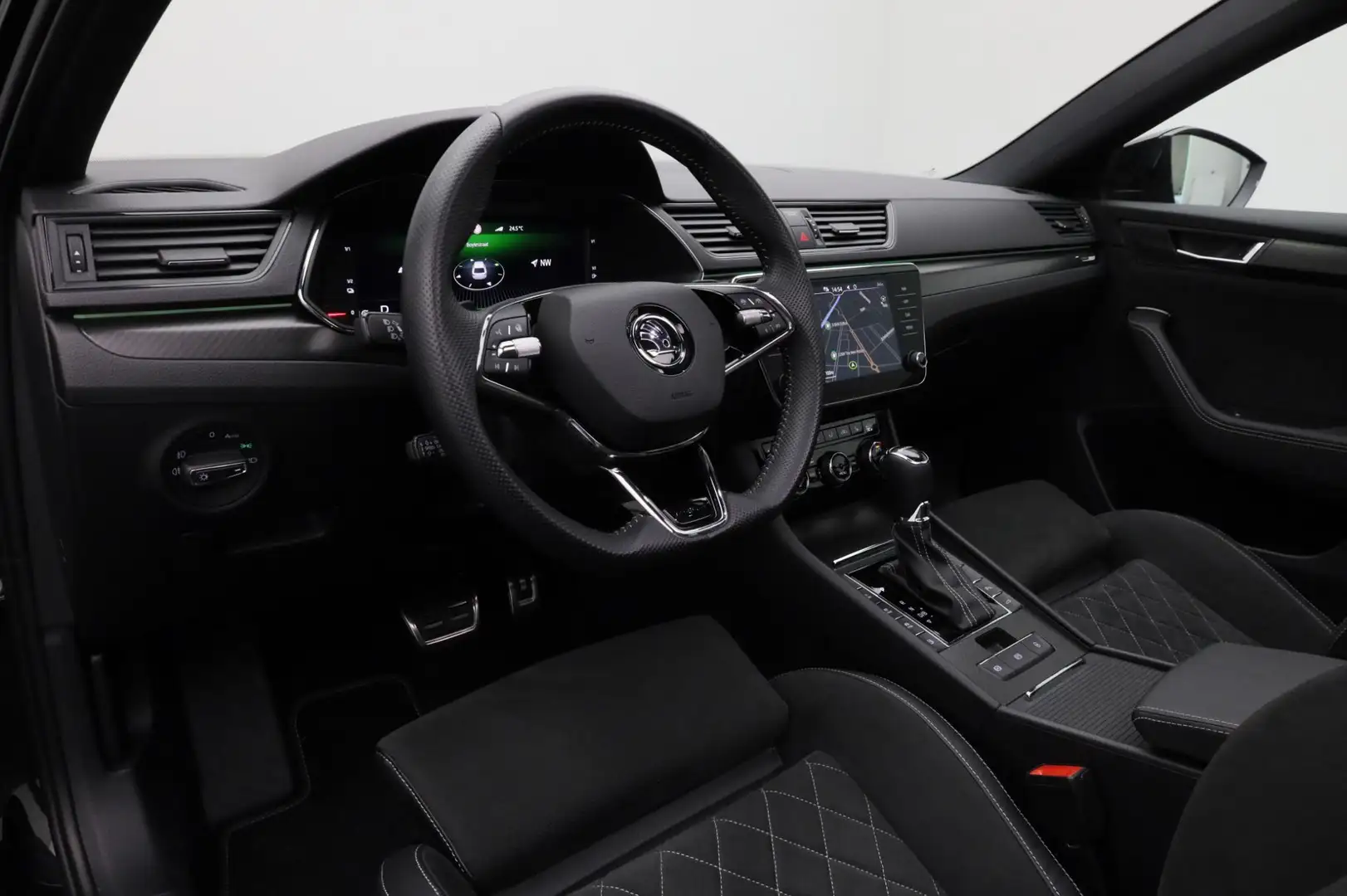 Skoda Superb Combi 1.4 TSI 218 pk DSG iV Sportline Business | P Noir - 2