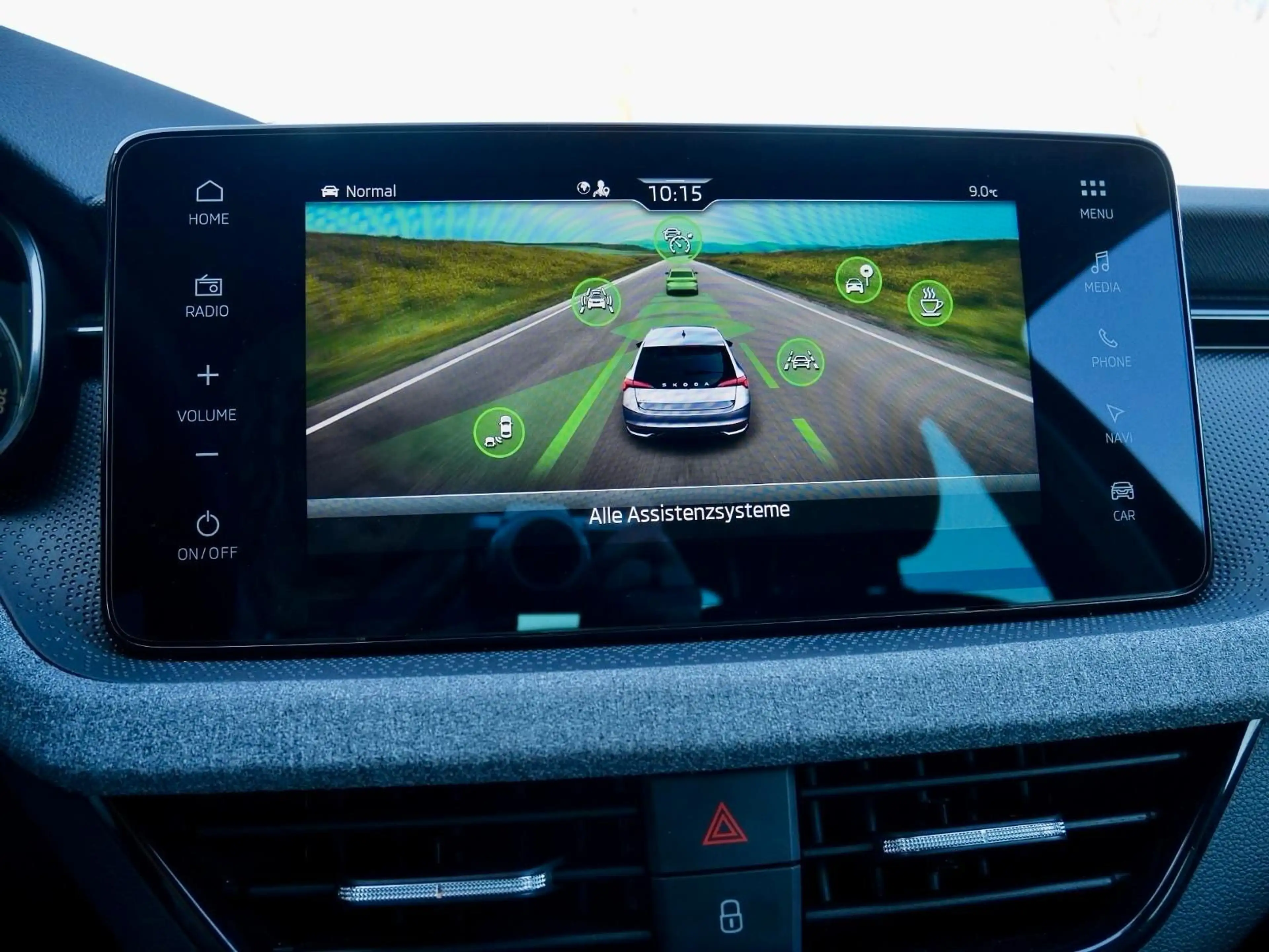 Skoda Scala 1.0 TSI DSG "Selection"+Matrix+Kamera+App — photo 31