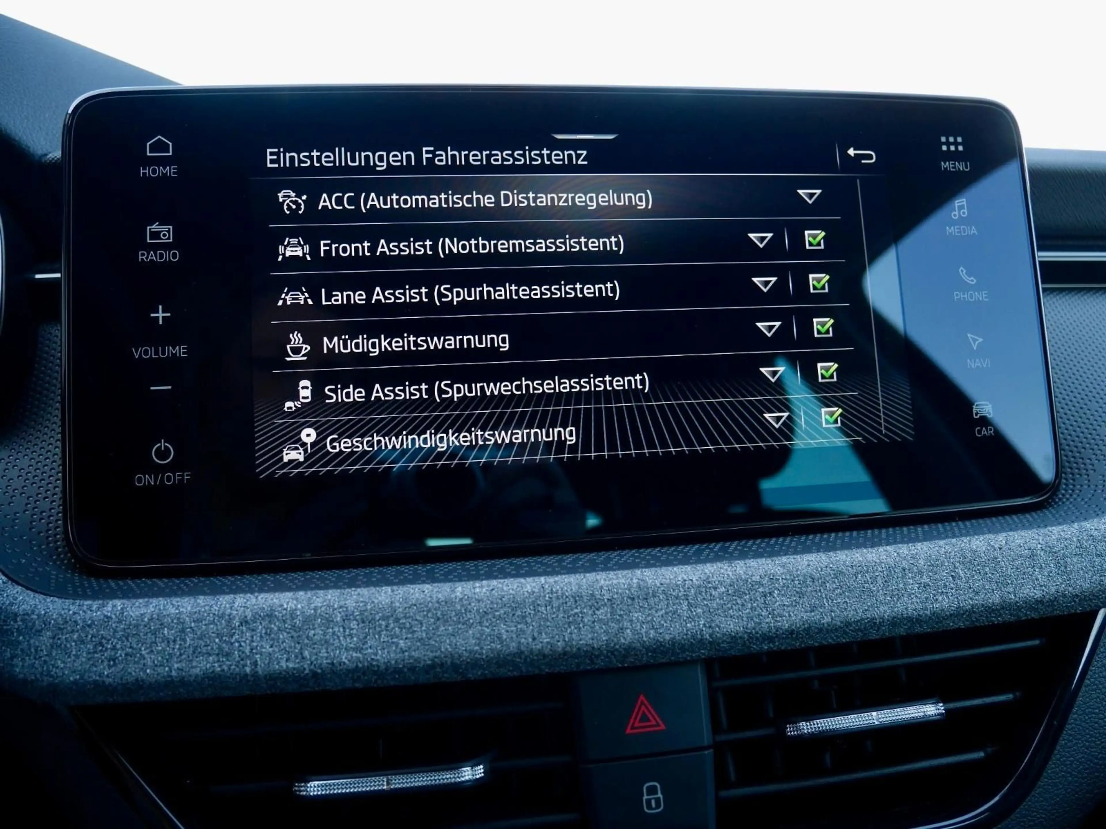 Skoda Scala 1.0 TSI DSG "Selection"+Matrix+Kamera+App — photo 32