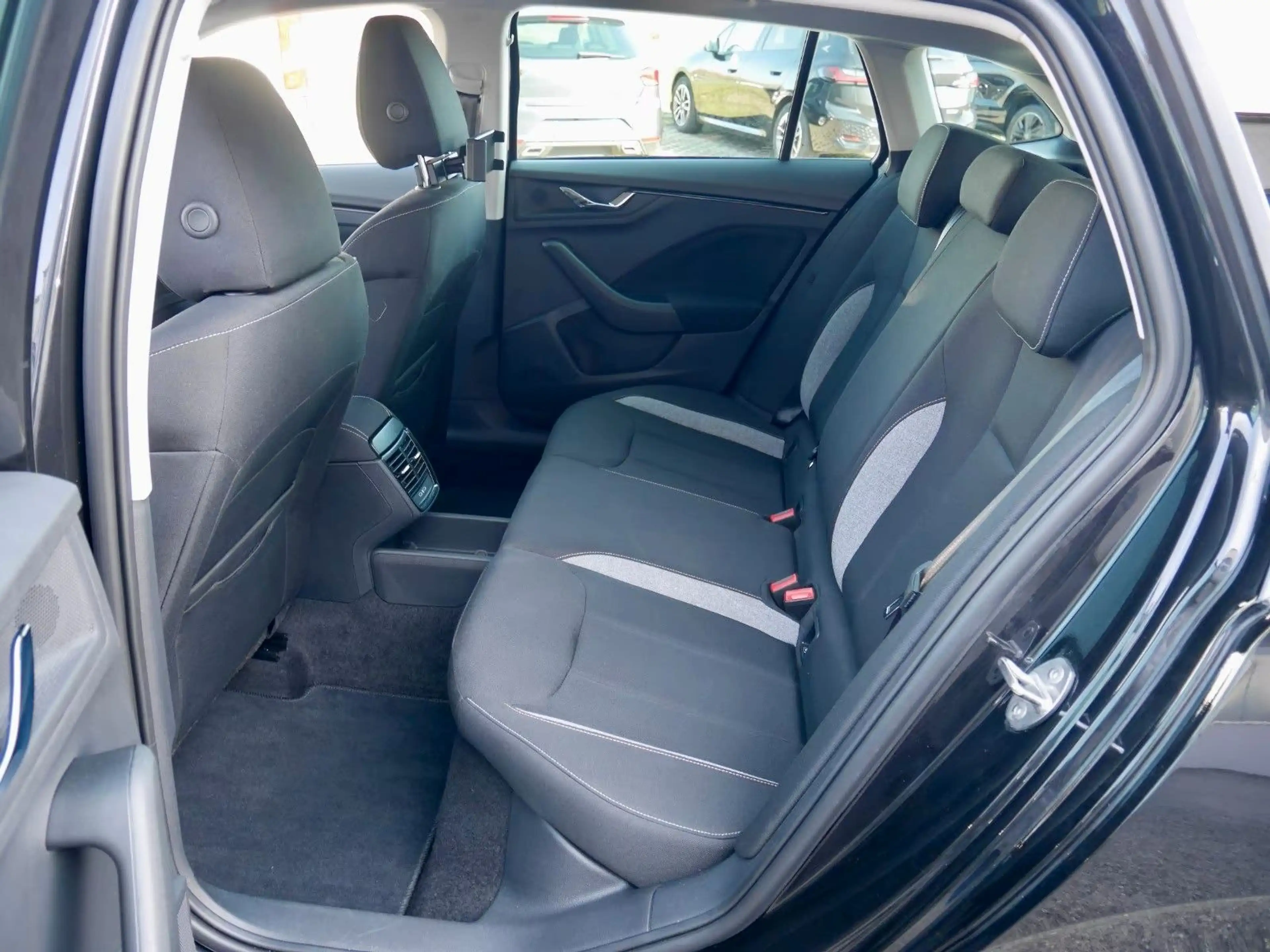 Skoda Scala 1.0 TSI DSG "Selection"+Matrix+Kamera+App — photo 16