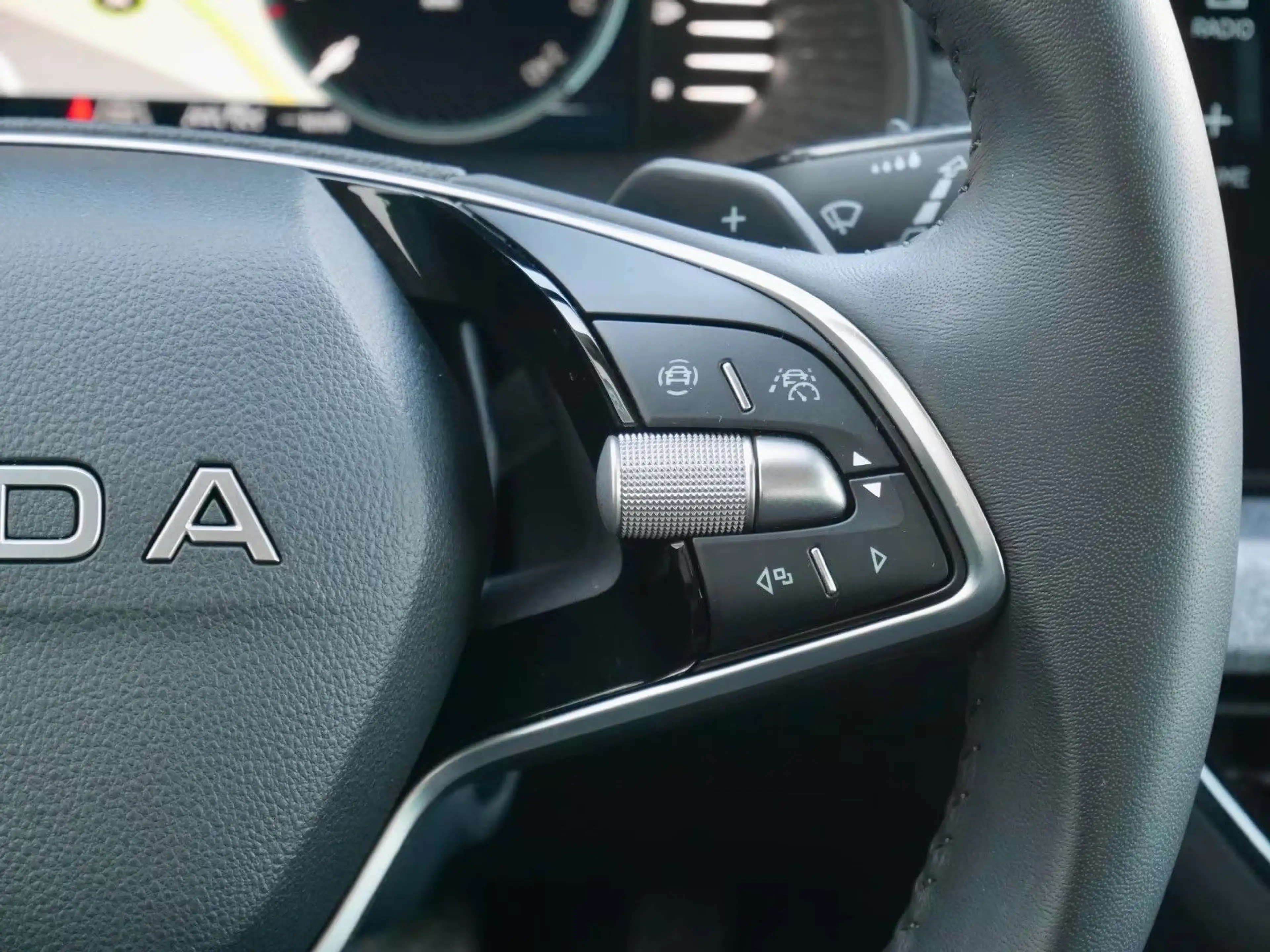 Skoda Scala 1.0 TSI DSG "Selection"+Matrix+Kamera+App — photo 22