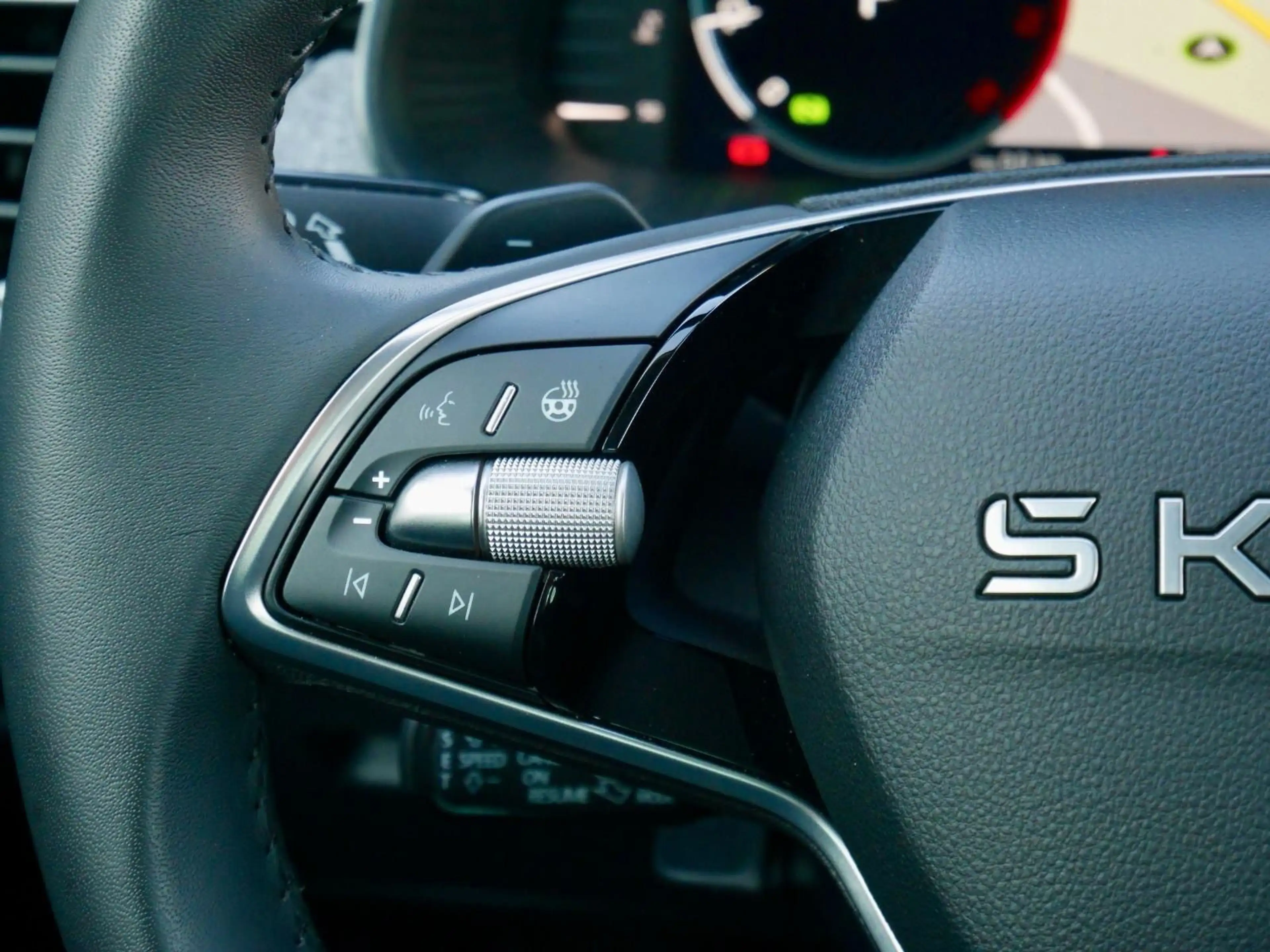 Skoda Scala 1.0 TSI DSG "Selection"+Matrix+Kamera+App — photo 21