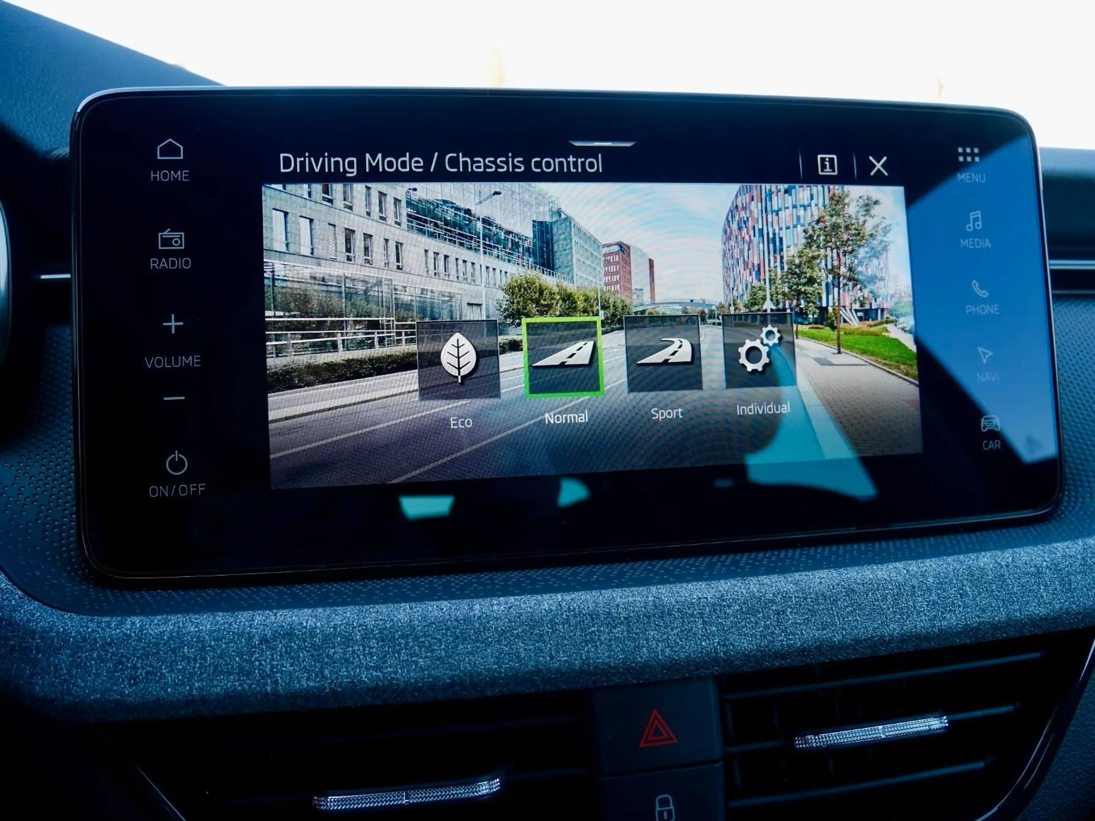 Skoda Scala 1.0 TSI DSG "Selection"+Matrix+Kamera+App — photo 30