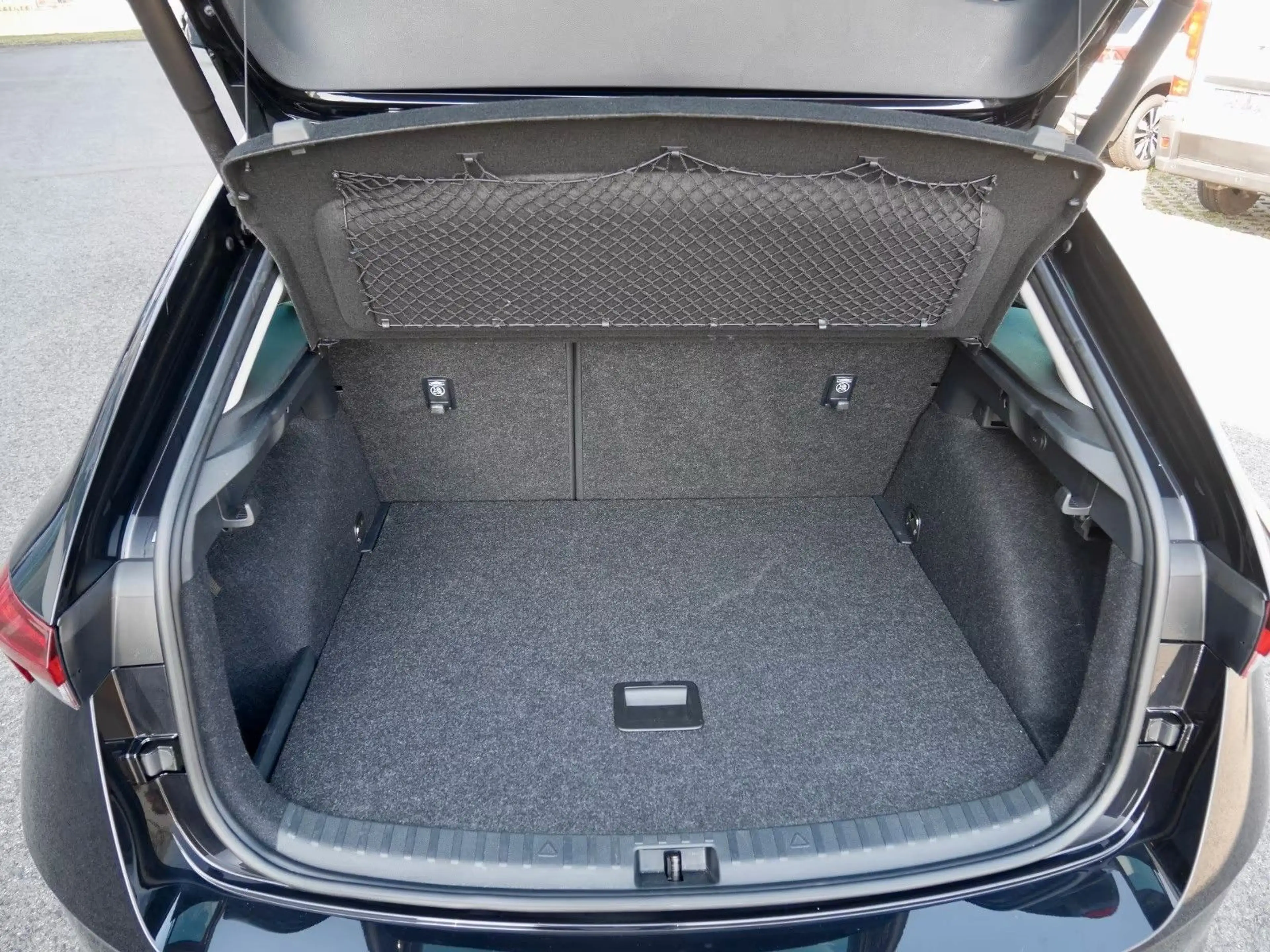 Skoda Scala 1.0 TSI DSG "Selection"+Matrix+Kamera+App — photo 9