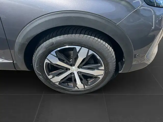 Peugeot 3008 view 8