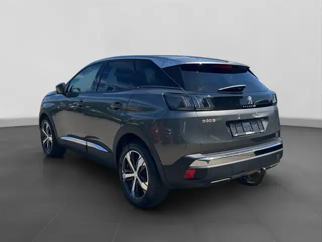 Peugeot 3008 view 3